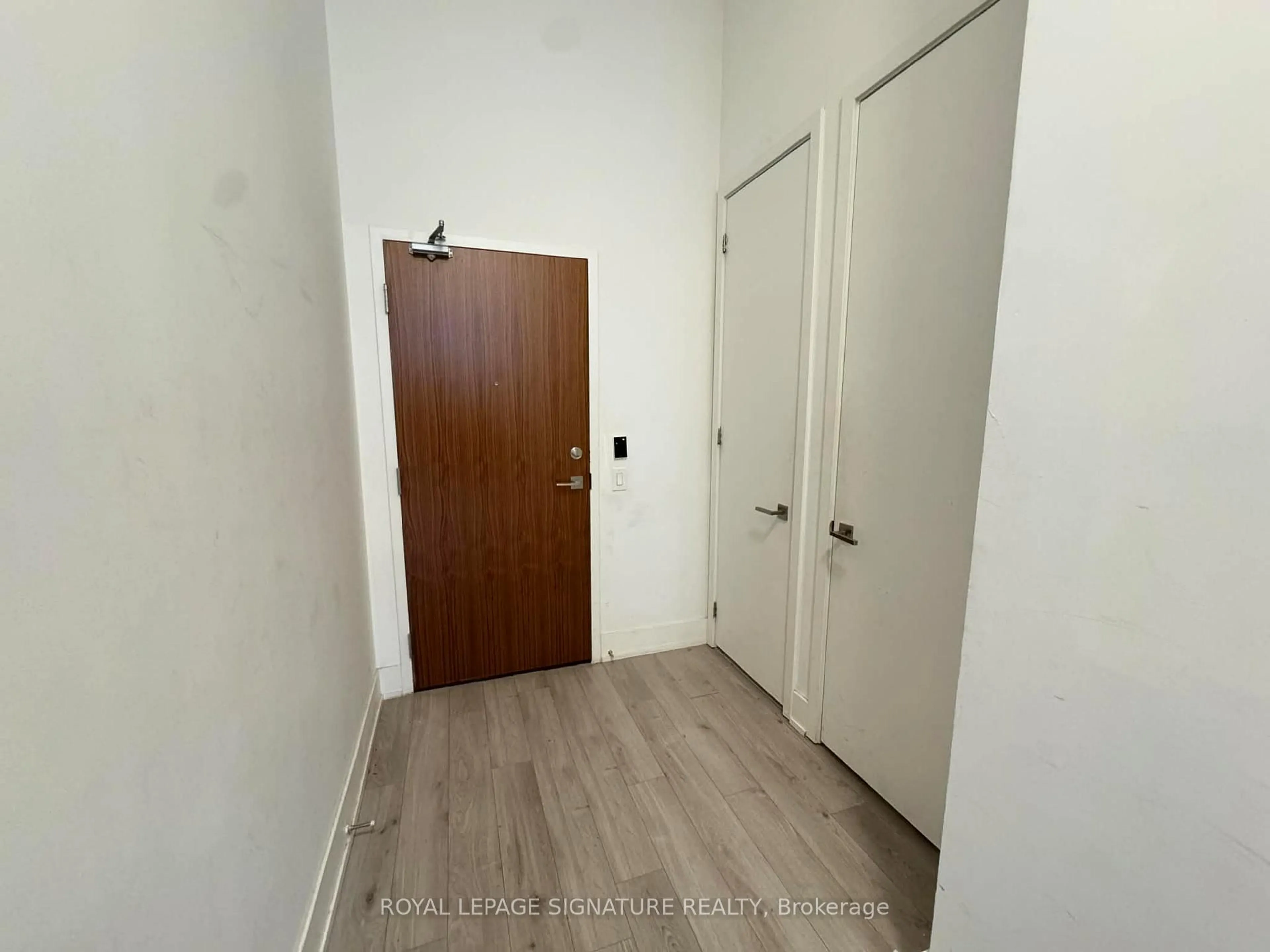 A pic of a room for 111 St Clair Ave #802, Toronto Ontario M4V 1N5