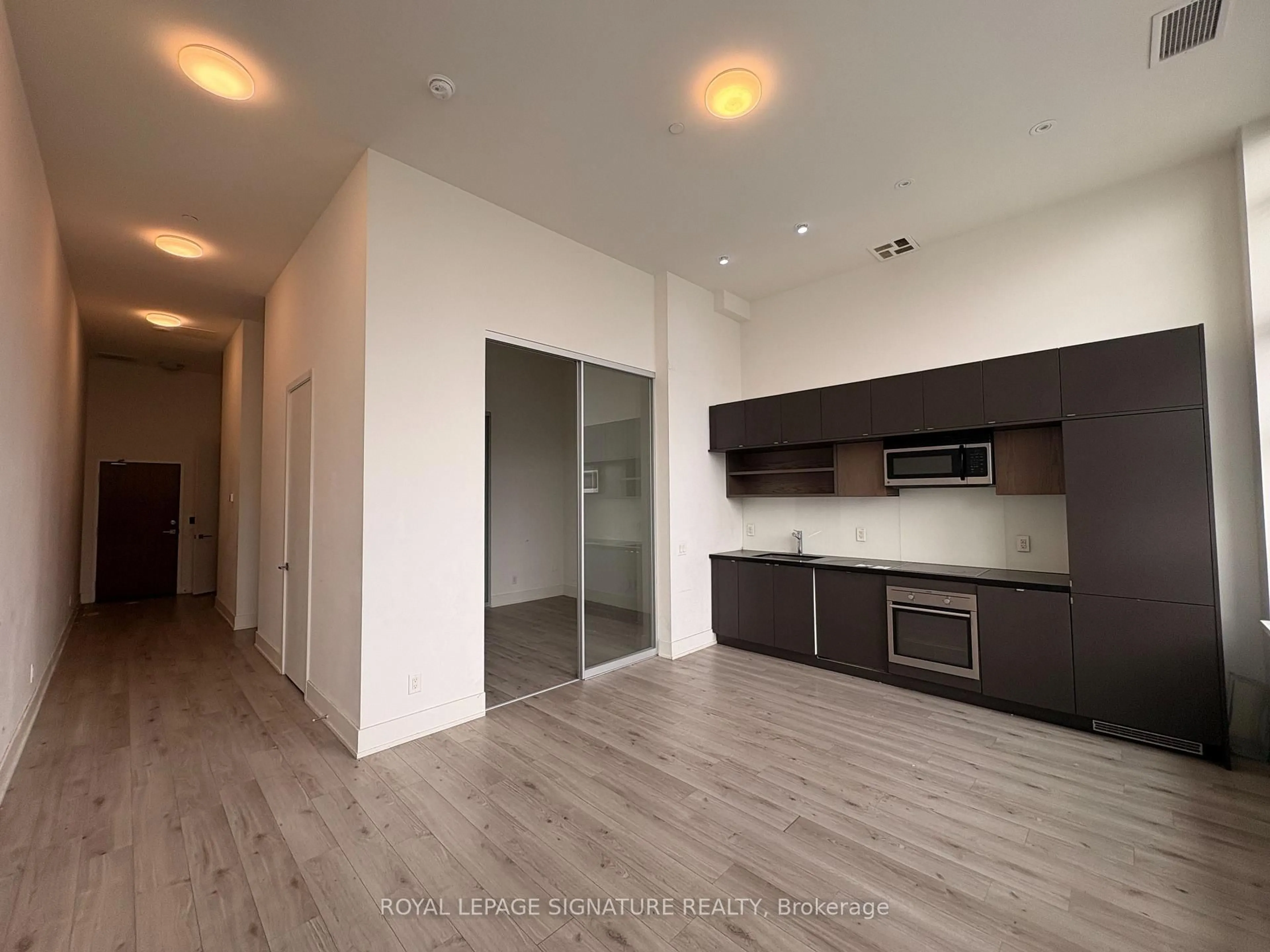 A pic of a room for 111 St Clair Ave #802, Toronto Ontario M4V 1N5
