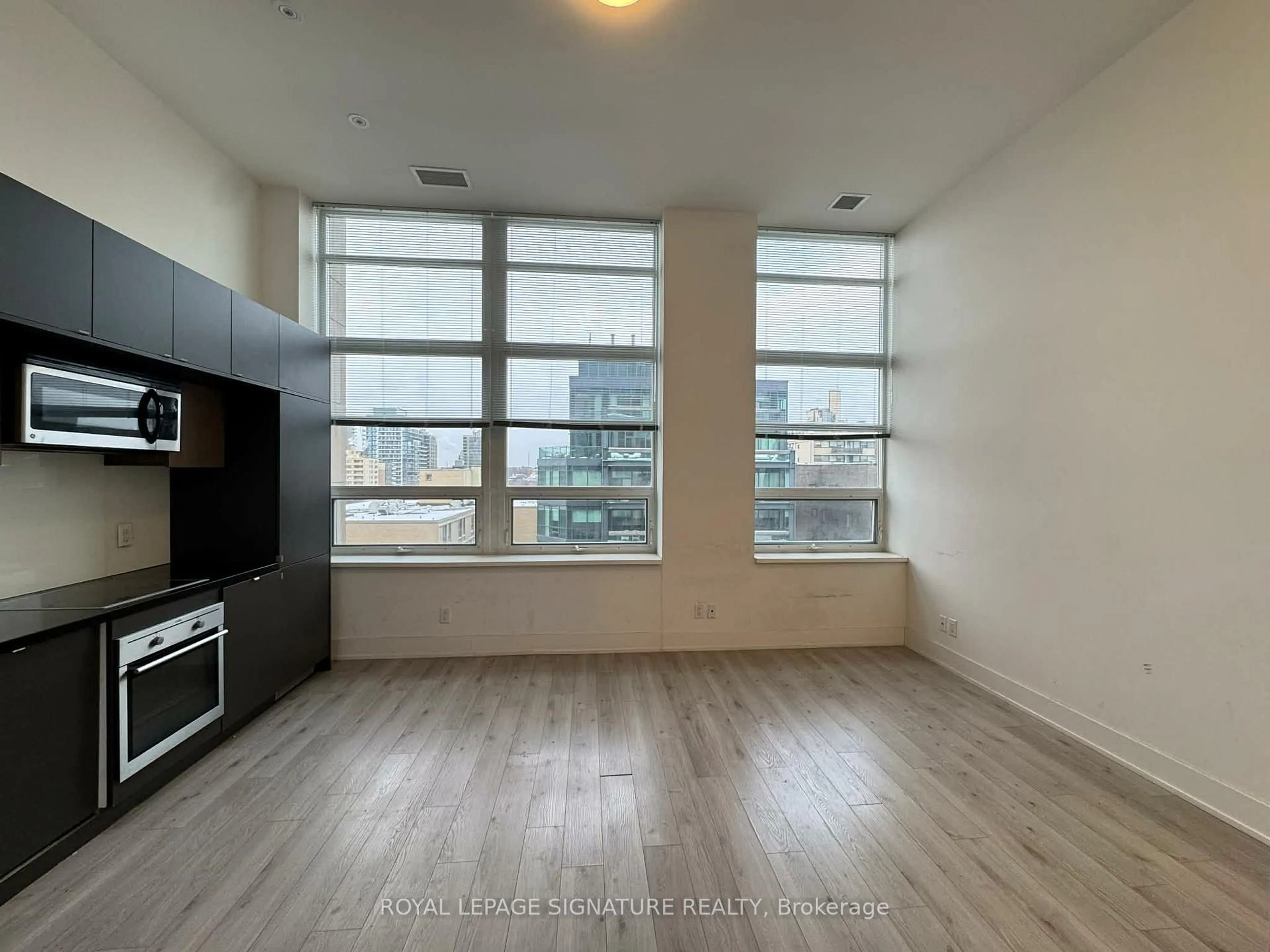 A pic of a room for 111 St Clair Ave #802, Toronto Ontario M4V 1N5