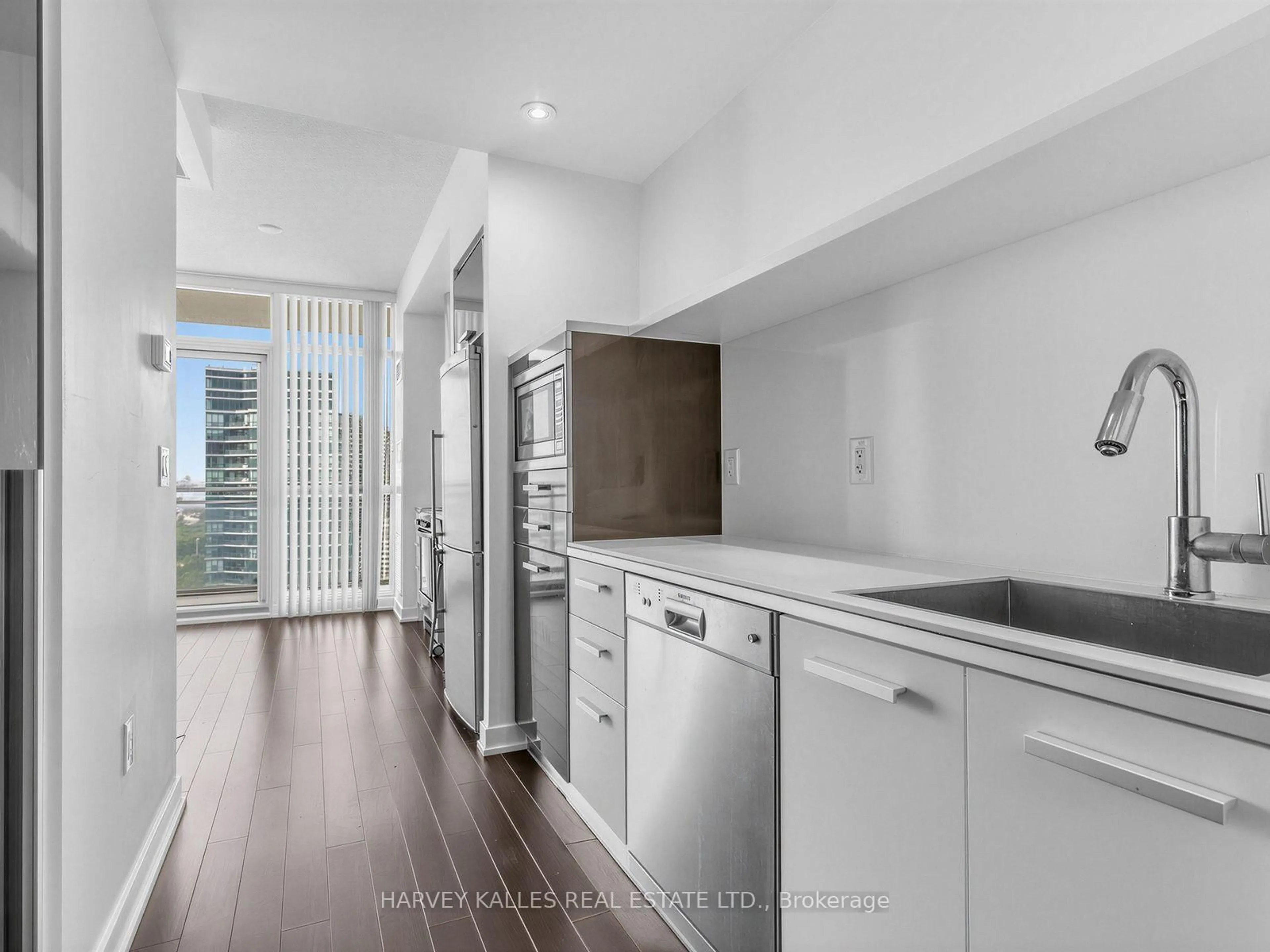 Standard kitchen, unknown for 38 Dan Leckie Way #3002, Toronto Ontario M5V 2V6