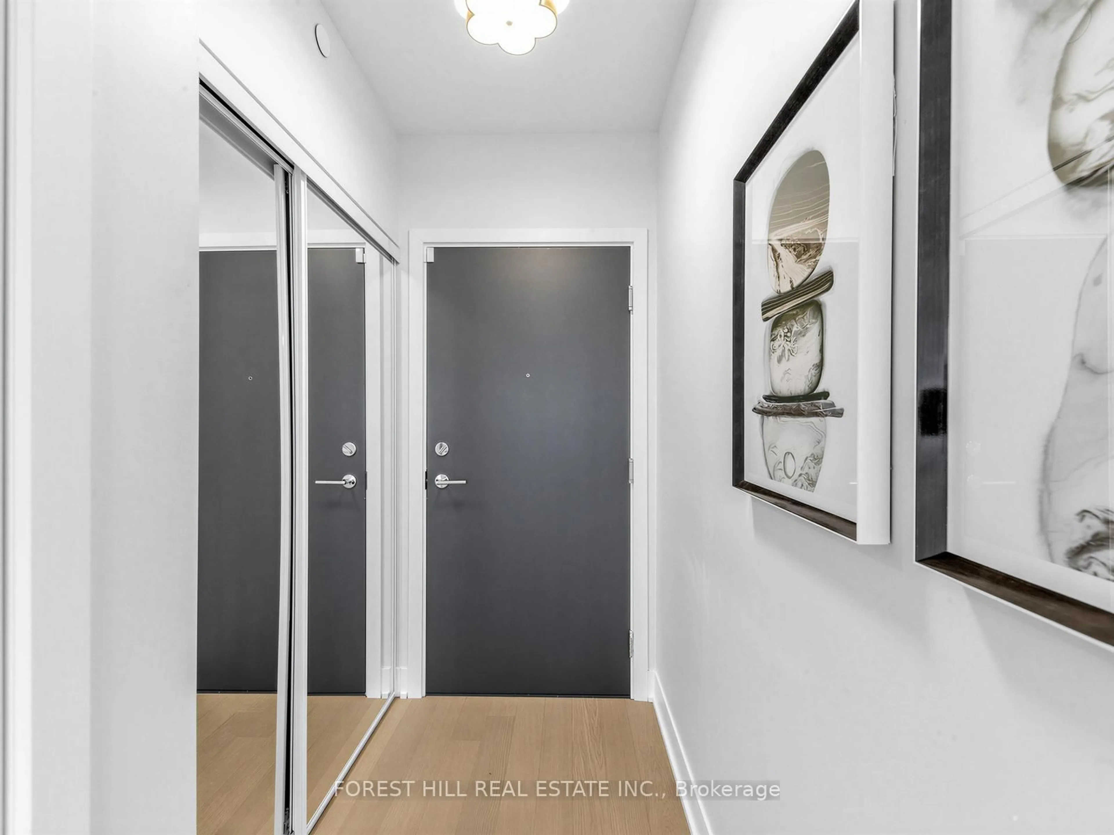 Indoor entryway for 250 Lawrence Ave #810, Toronto Ontario M5M 1B2