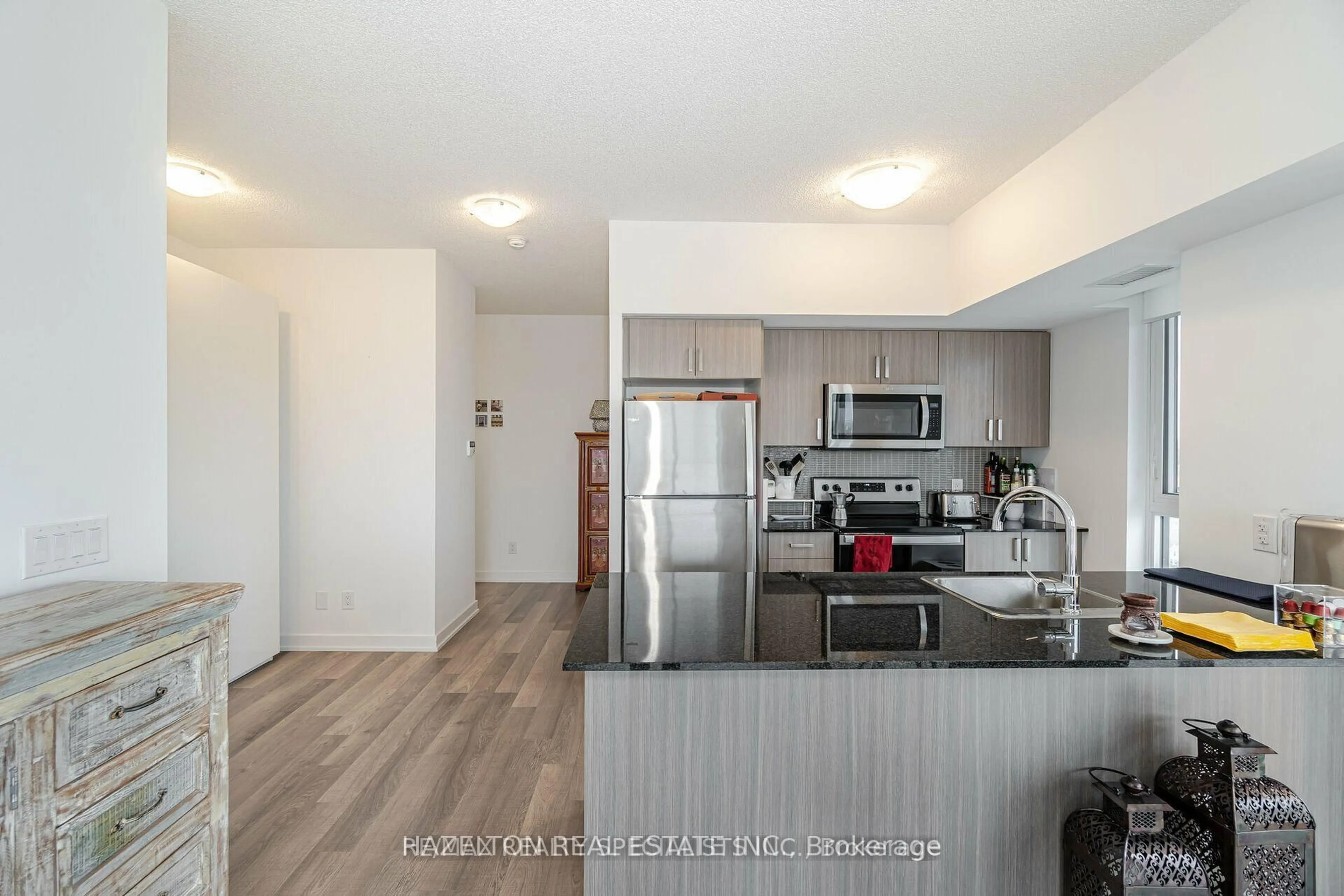 Unknown for 1603 Eglinton Ave #1304, Toronto Ontario M6E 0A1