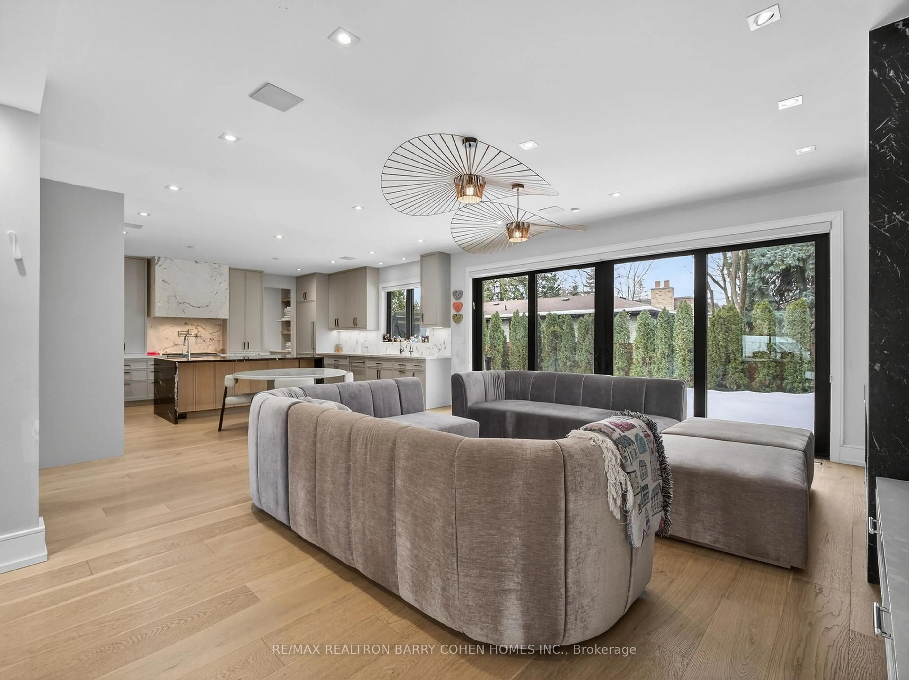 Living room with furniture, unknown for 4 Forest Wood, Toronto Ontario M5N 2V6