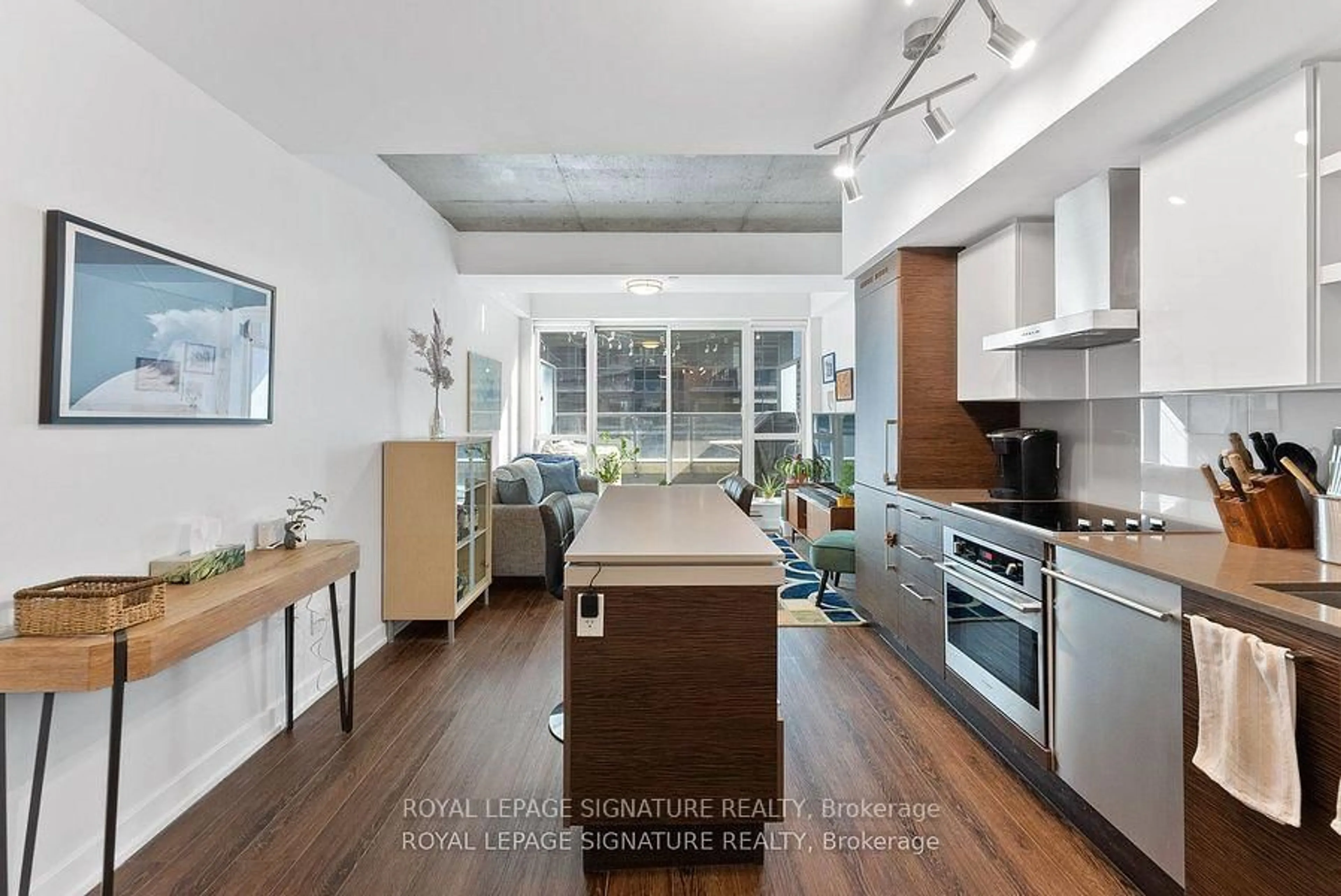 Open concept kitchen, unknown for 1030 King St #333, Toronto Ontario M6K 0B4