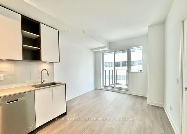 543 Richmond St #933, Toronto 2