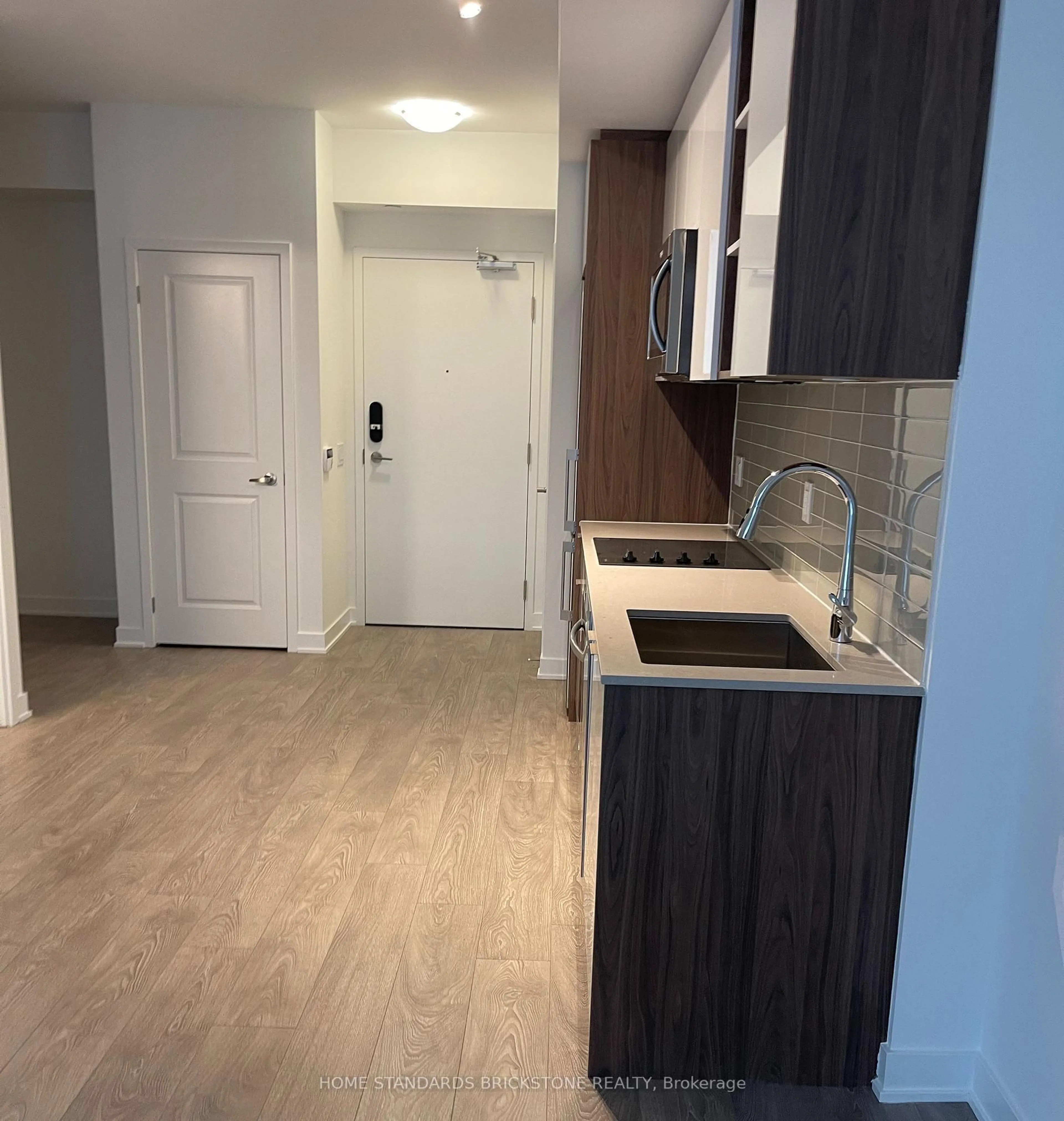 Standard kitchen, unknown for 543 richmond st #931, Toronto Ontario M5V 1Y6