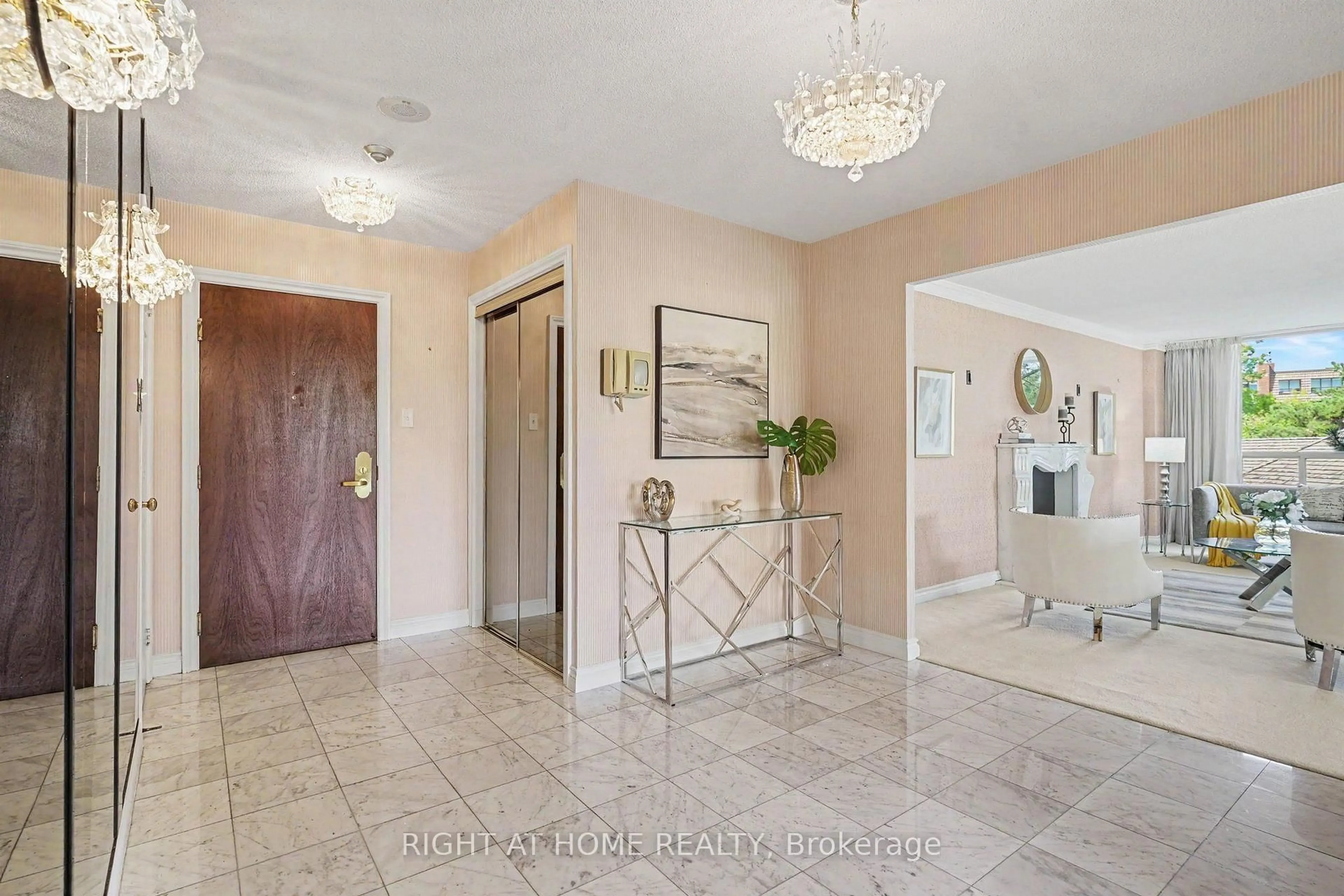 Indoor entryway for 1200 Don Mills Rd #301, Toronto Ontario M3B 3N8