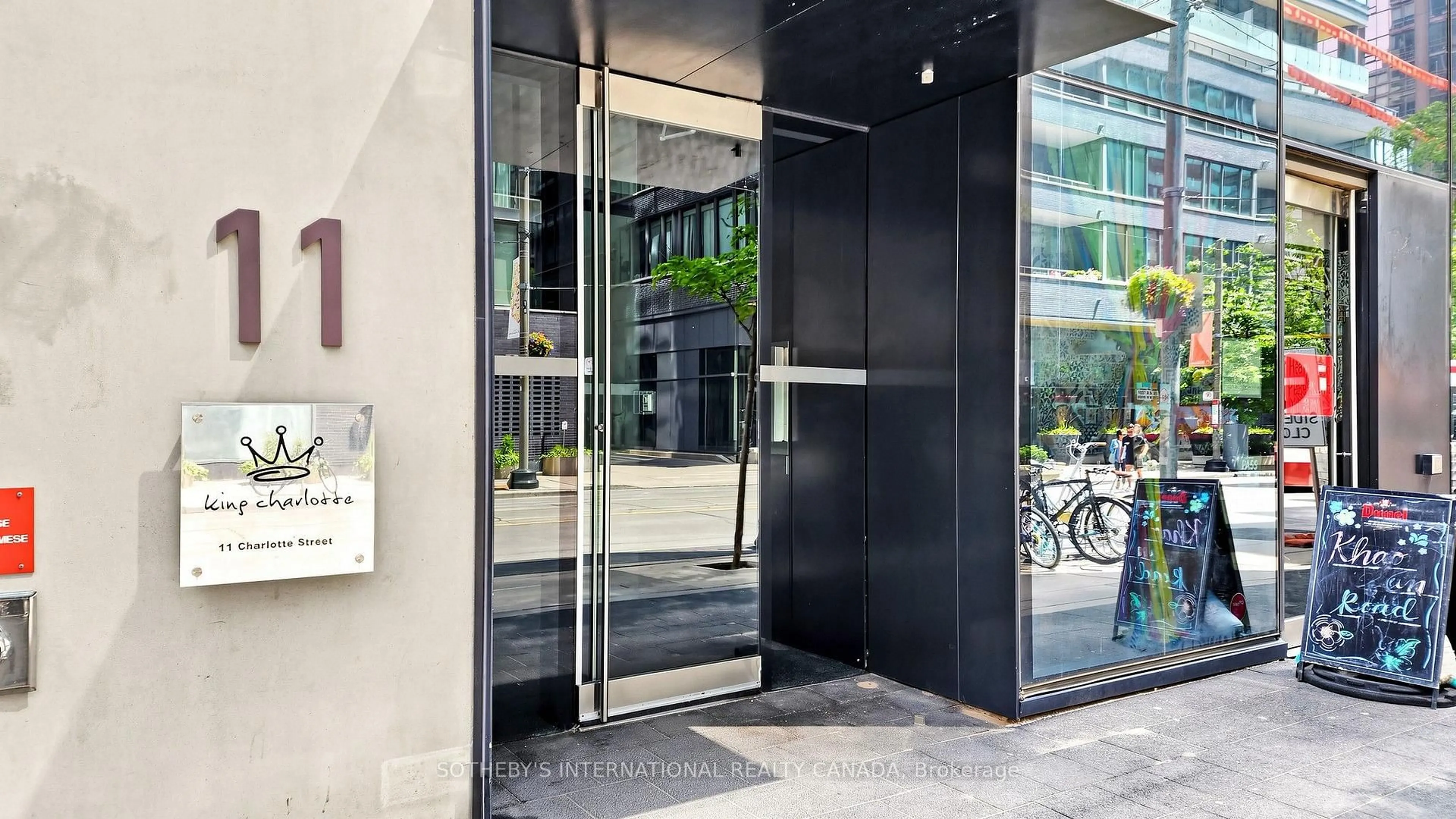 Indoor foyer for 11 Charlotte St #2807, Toronto Ontario M5V 0M6