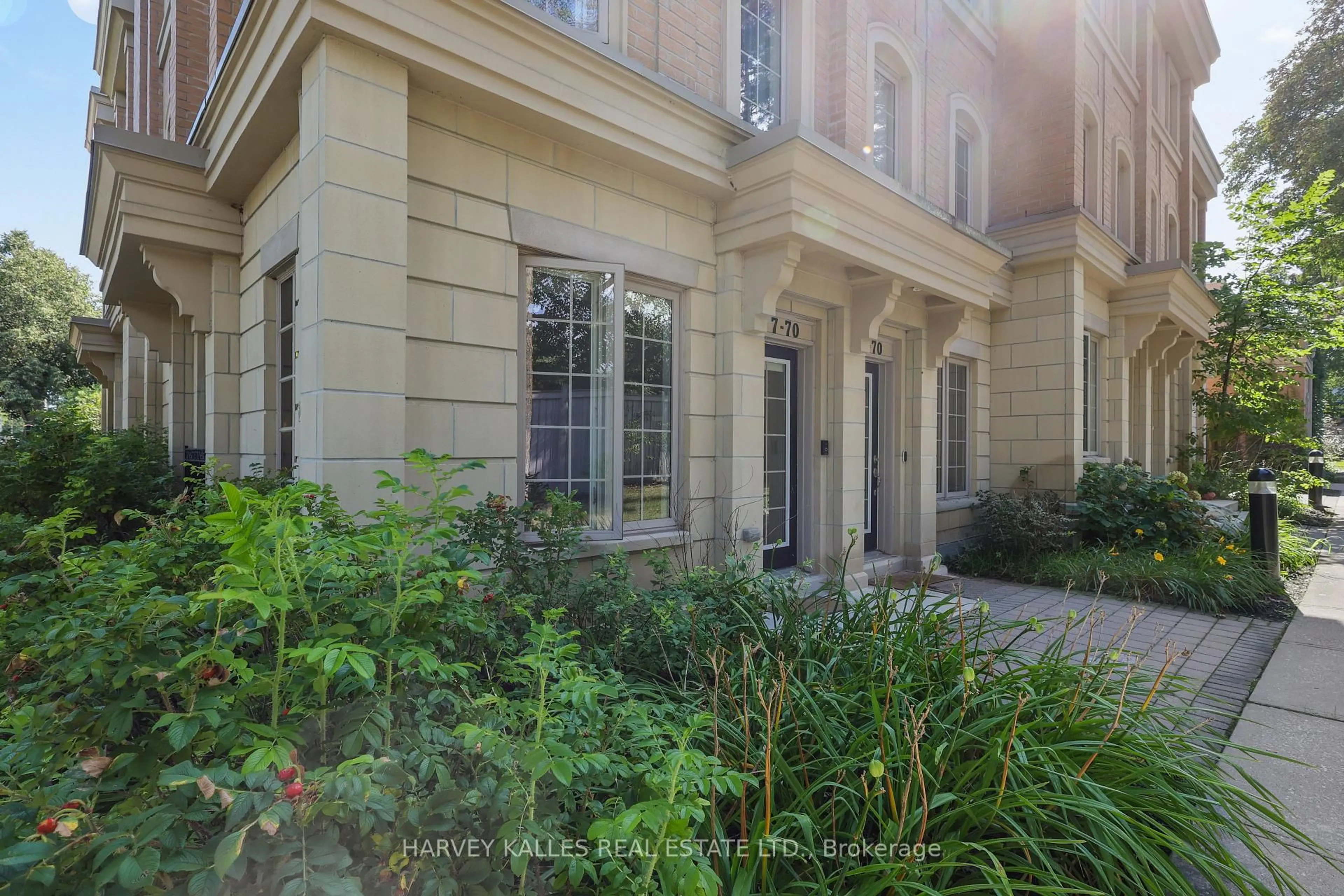 Unknown for 70 Hargrave Lane #7, Toronto Ontario M4N 0A4