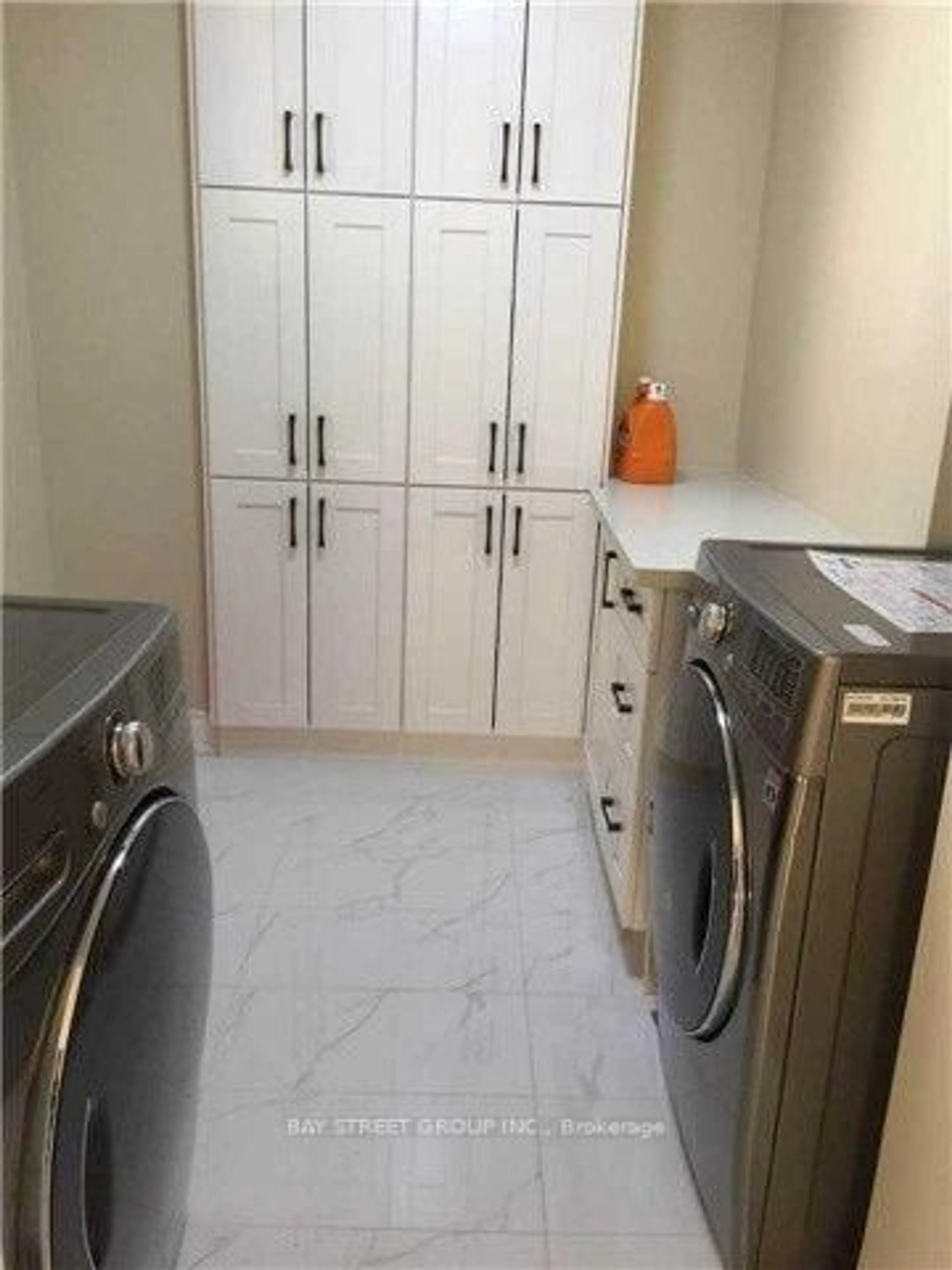 Laundry room for 5 Parkway Forest Dr #1210, Toronto Ontario M2J 1L2