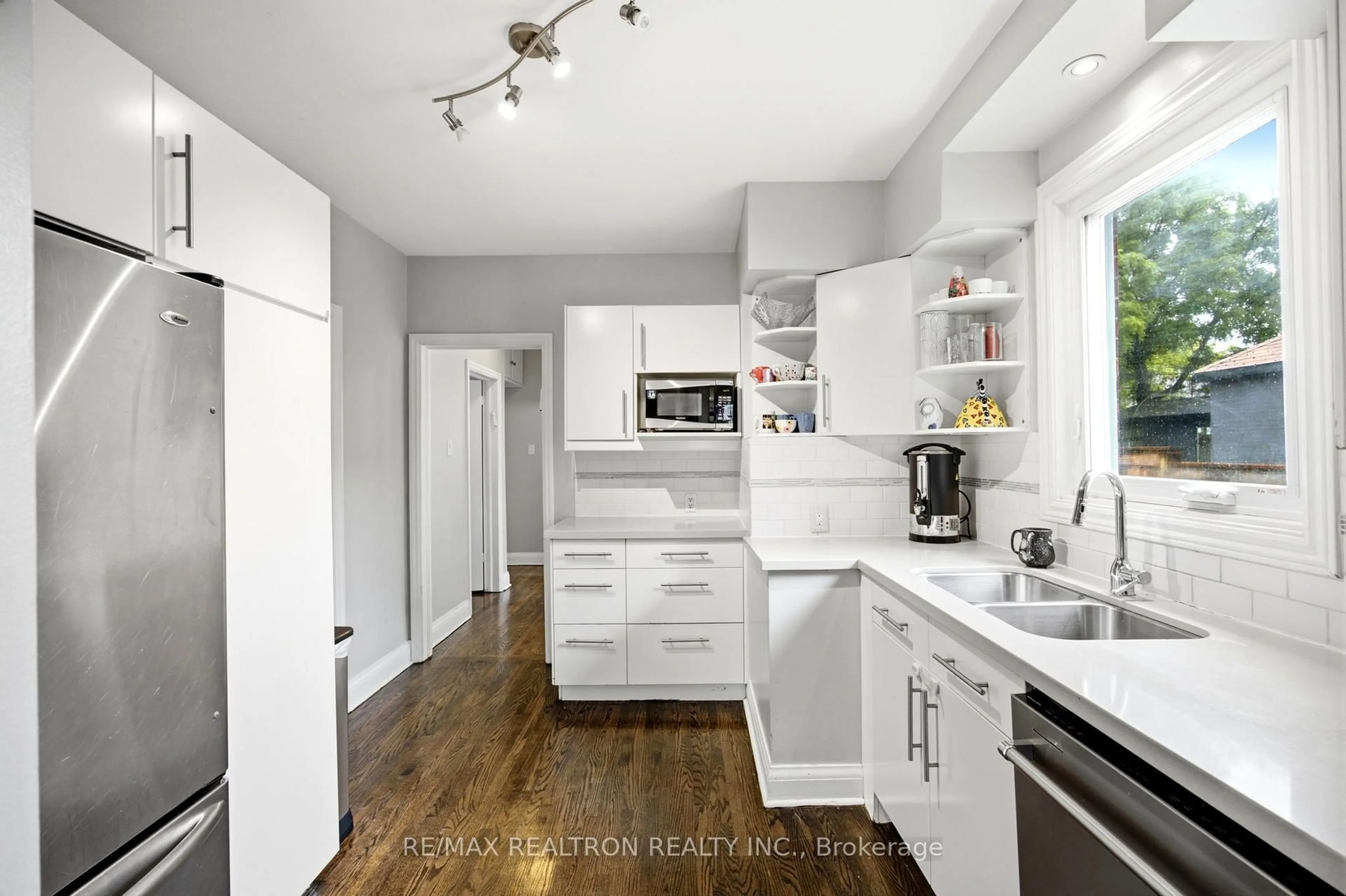 Open concept kitchen, unknown for 149 Fairholme Ave, Toronto Ontario M6B 2X3