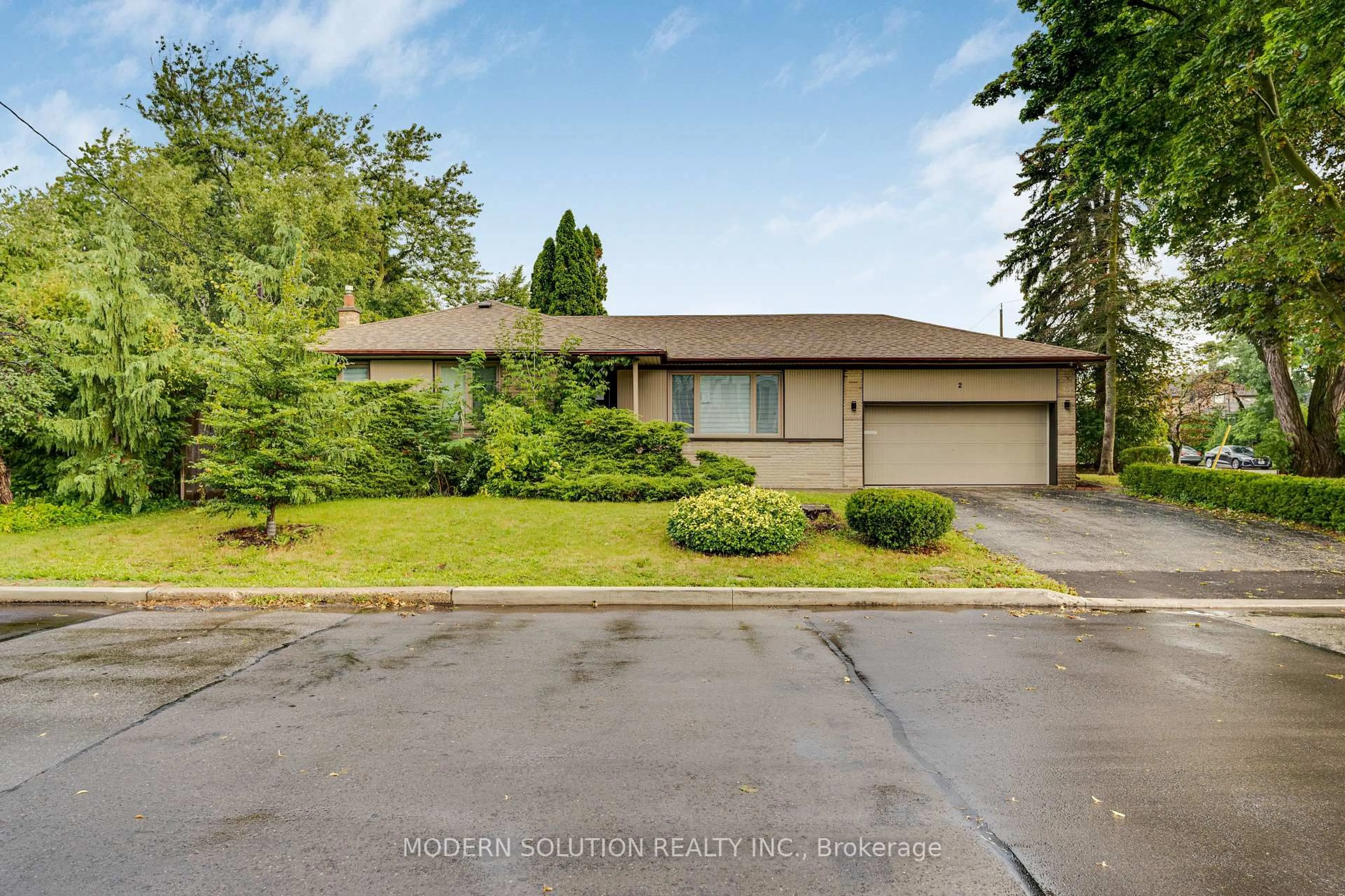 A pic from outside/outdoor area/front of a property/back of a property/a pic from drone, unknown for 2 Caswell Dr, Toronto Ontario M2M 3L9