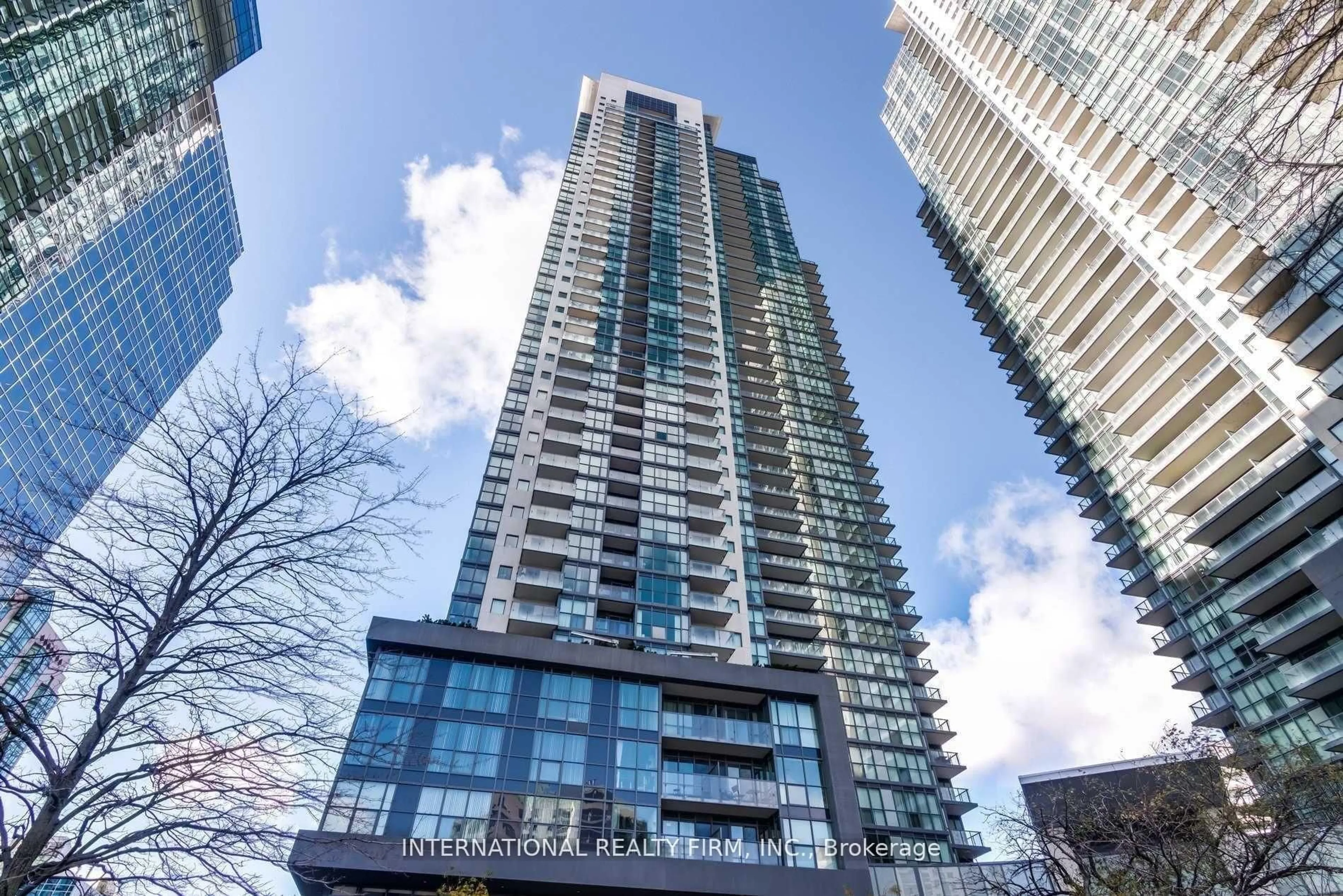 A pic from outside/outdoor area/front of a property/back of a property/a pic from drone, unknown for 5162 Yonge St #1811, Toronto Ontario M2N 0E9