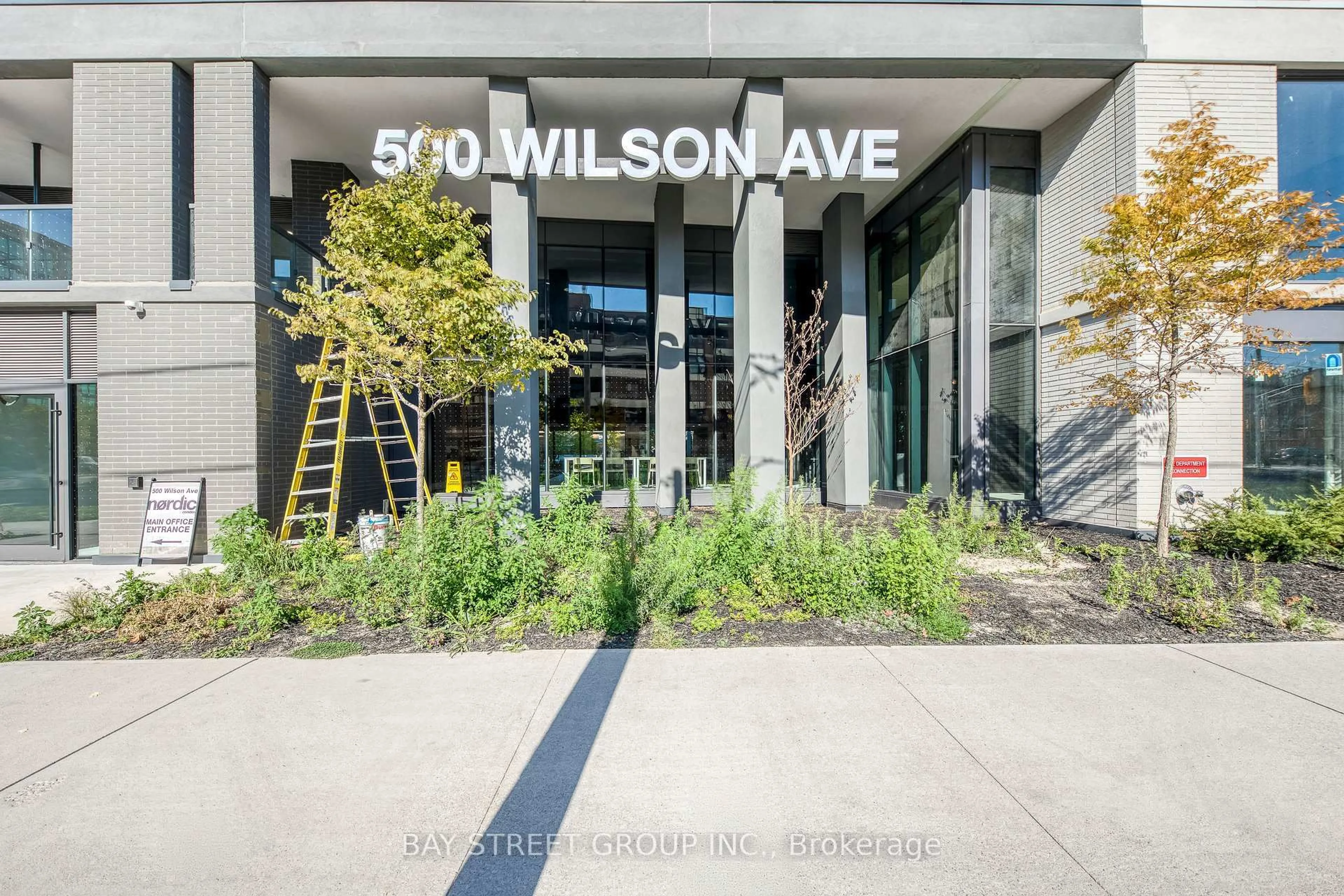 Indoor foyer for 500 Wilson Ave #533, Toronto Ontario M3H 0E5