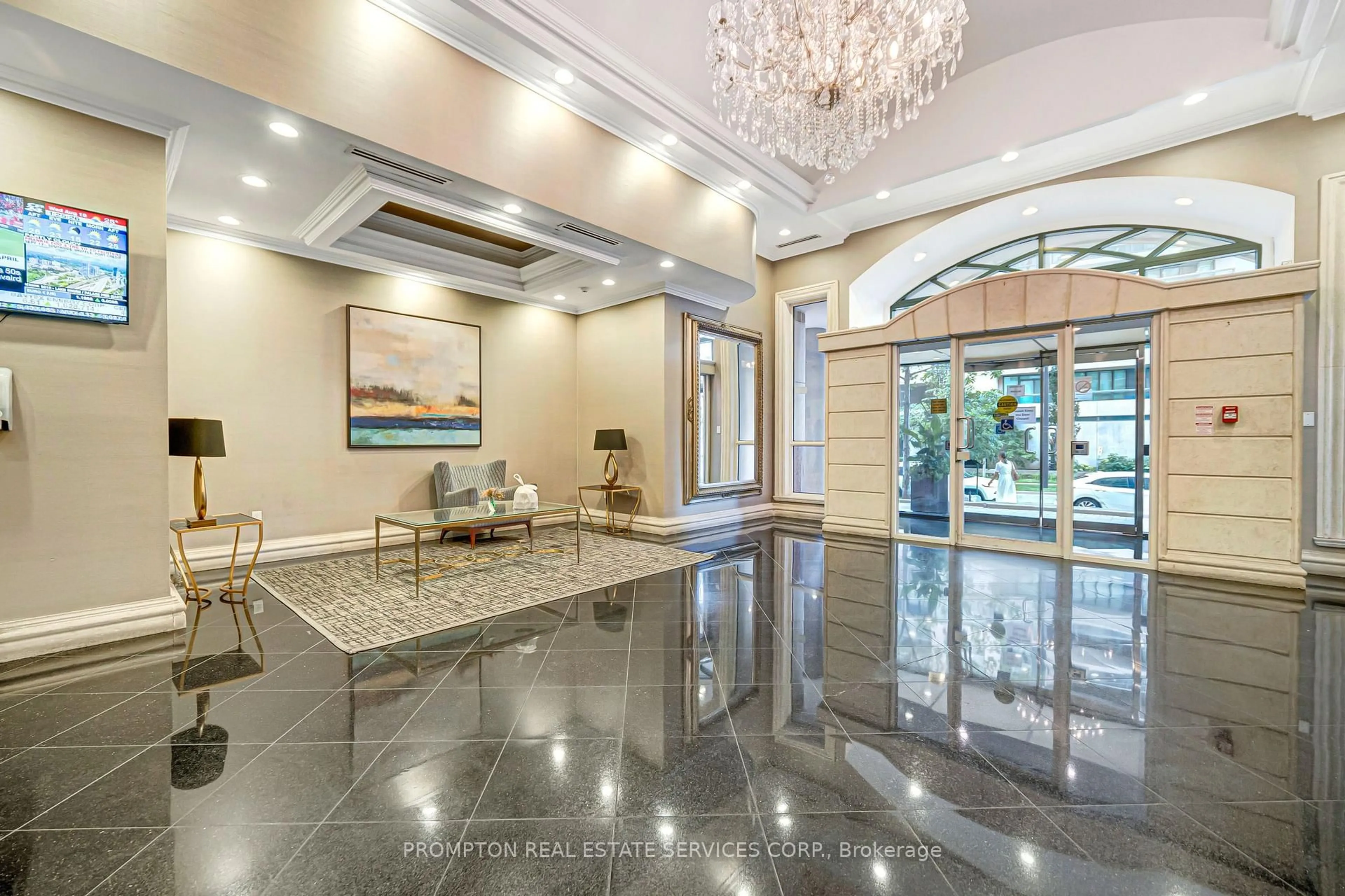 Indoor foyer for 7 Lorraine Dr #807, Toronto Ontario M2N 7H2
