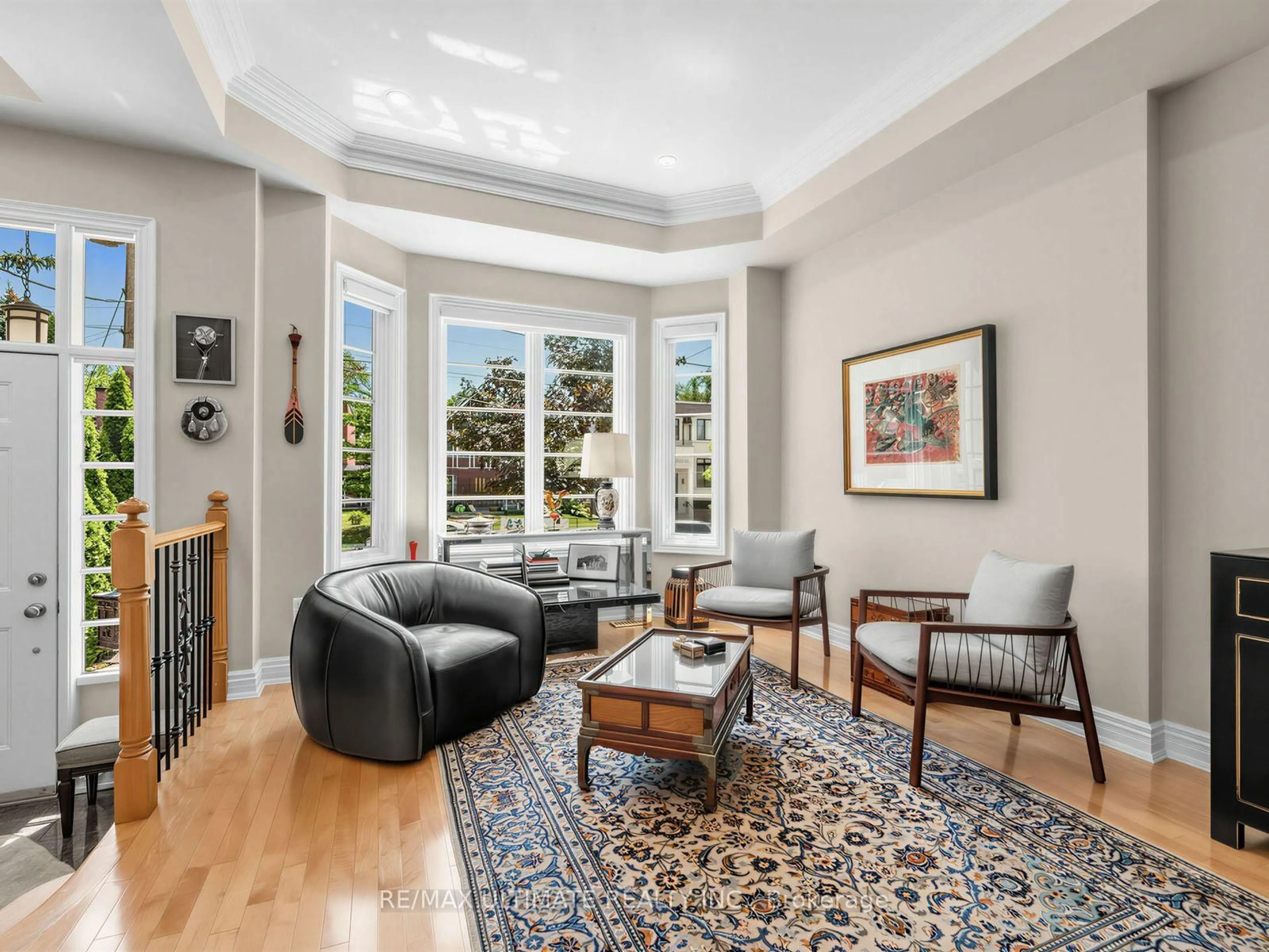 Living room with furniture, unknown for 378 Melrose Ave, Toronto Ontario M5M 1Z7
