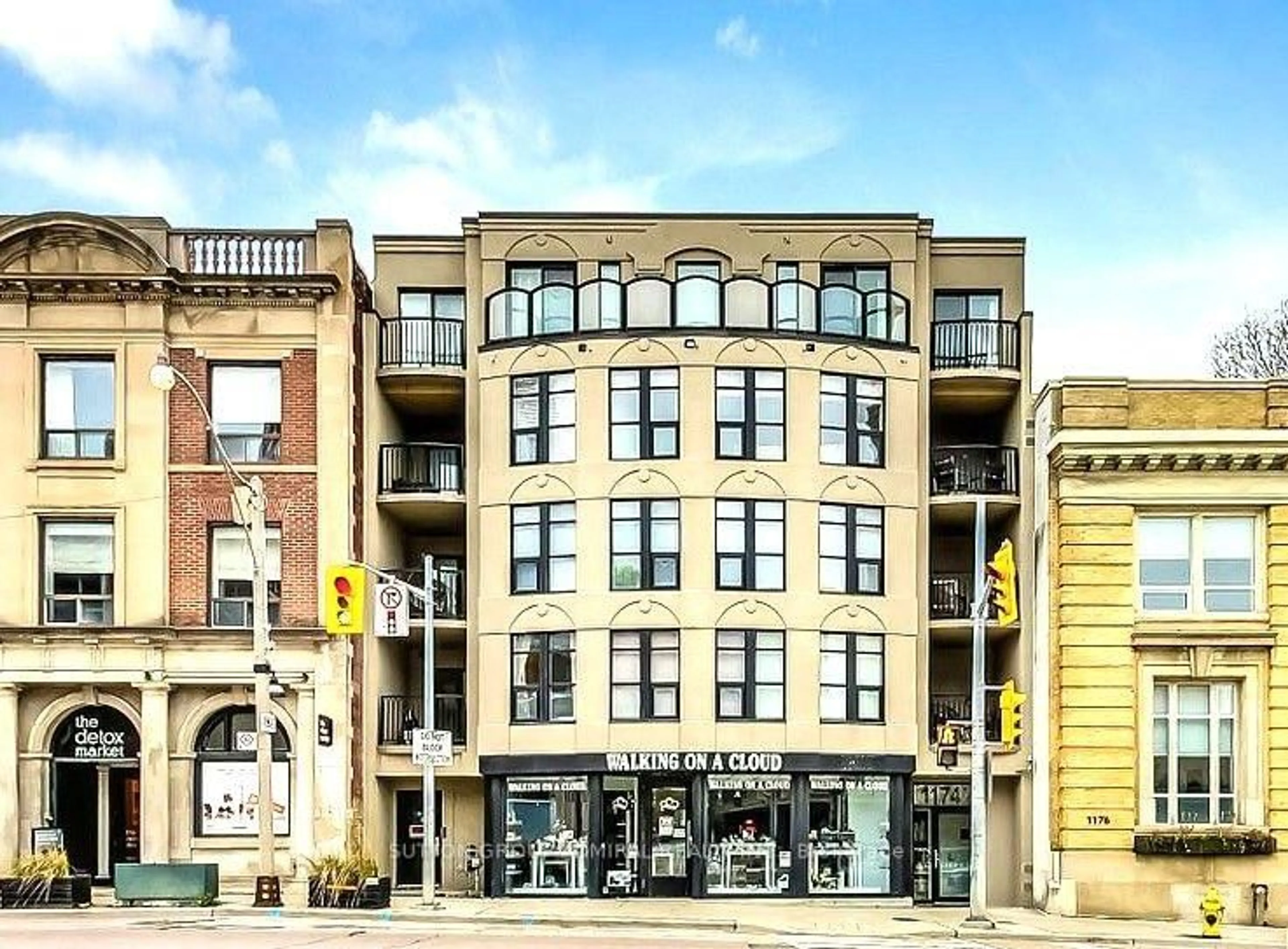 Unknown for 1174 Yonge St #301, Toronto Ontario M4W 2L9