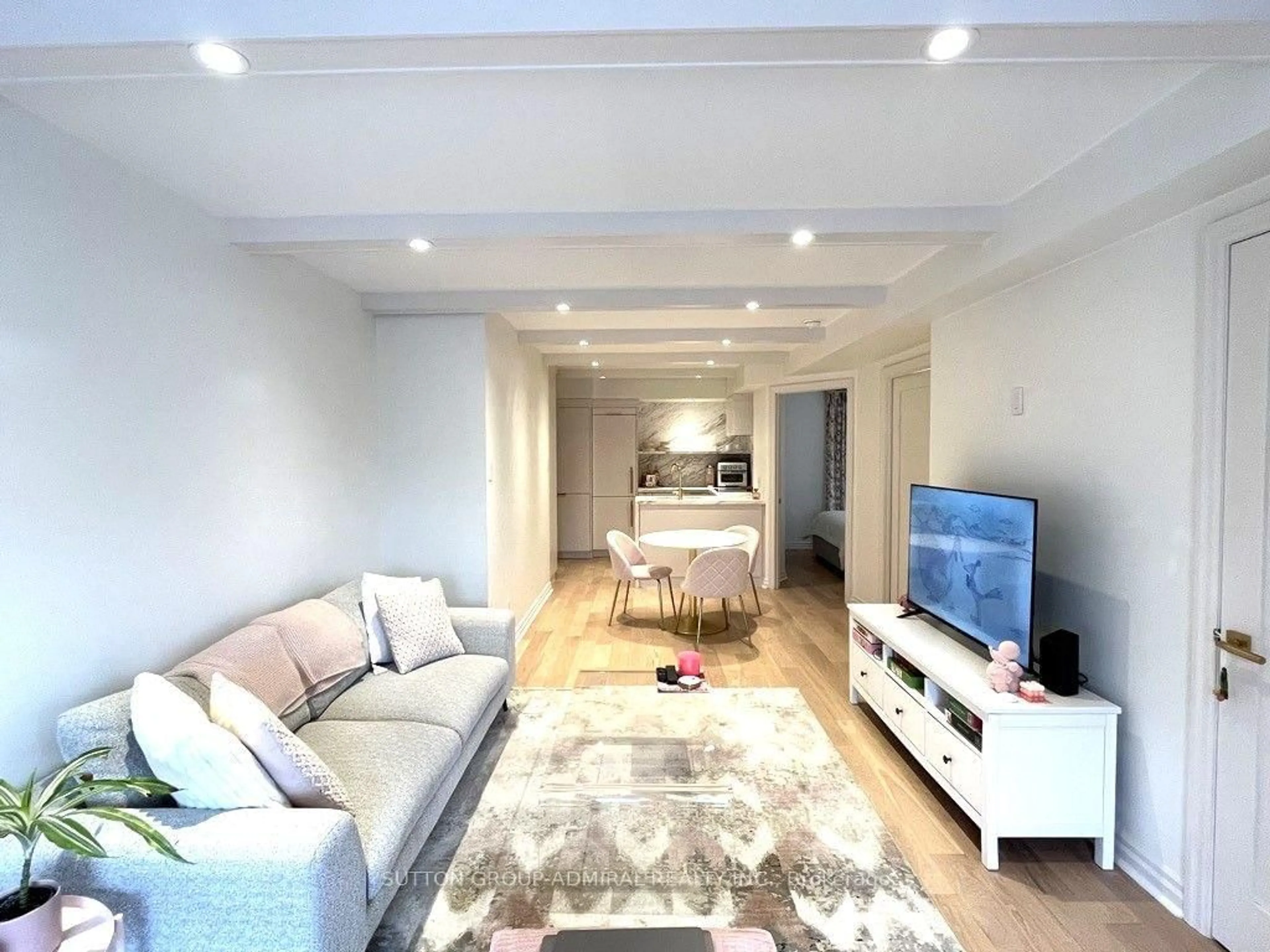 Living room with furniture, unknown for 1174 Yonge St #301, Toronto Ontario M4W 2L9
