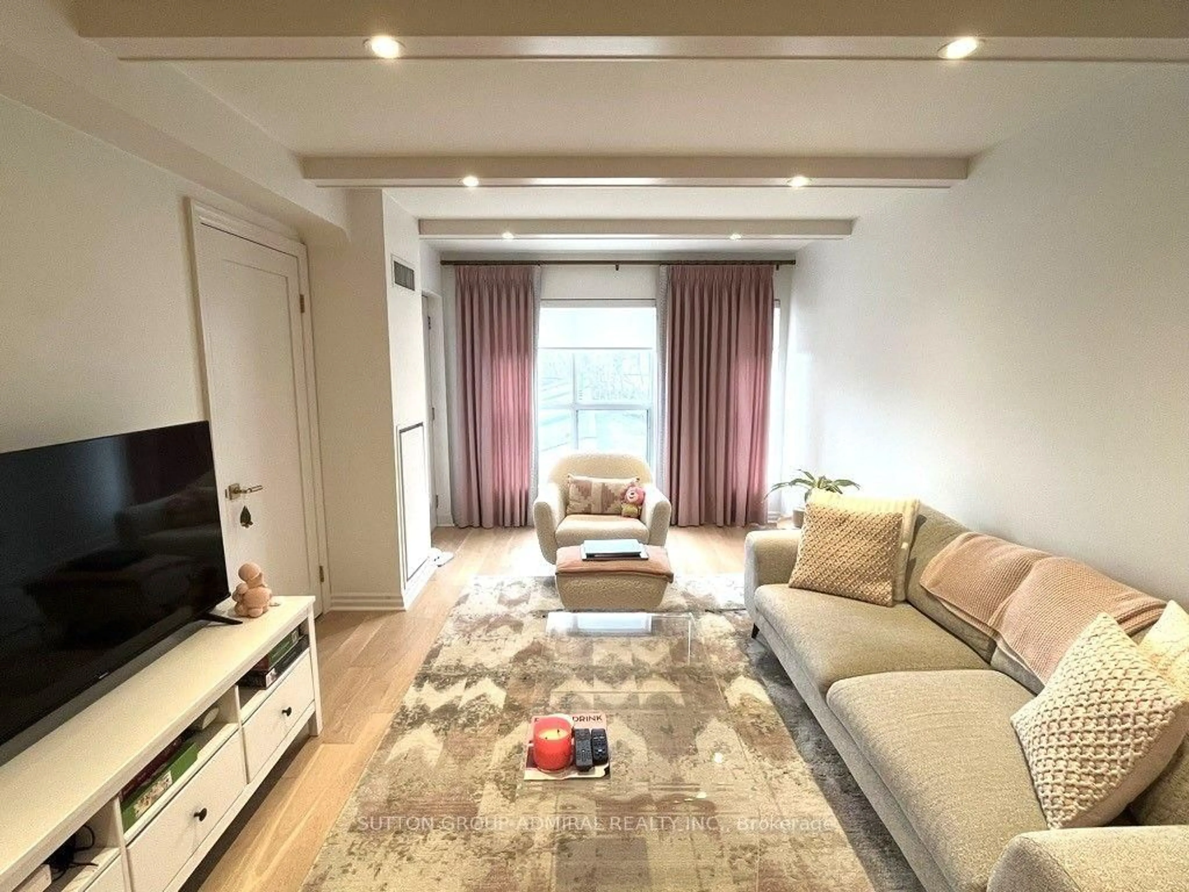 Living room with furniture, unknown for 1174 Yonge St #301, Toronto Ontario M4W 2L9