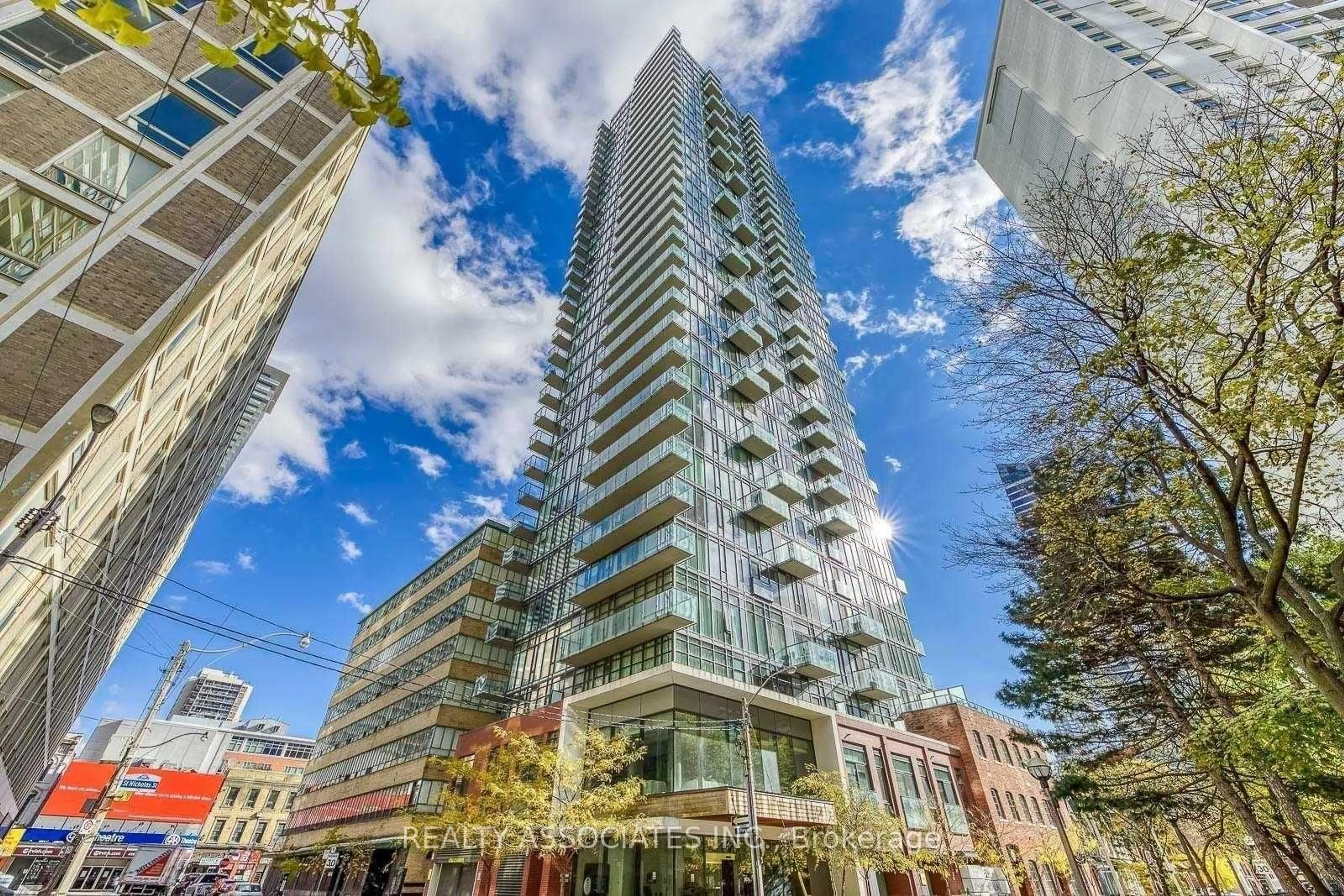 Patio, building for 75 St Nicholas St #1605, Toronto Ontario M4Y 0A5