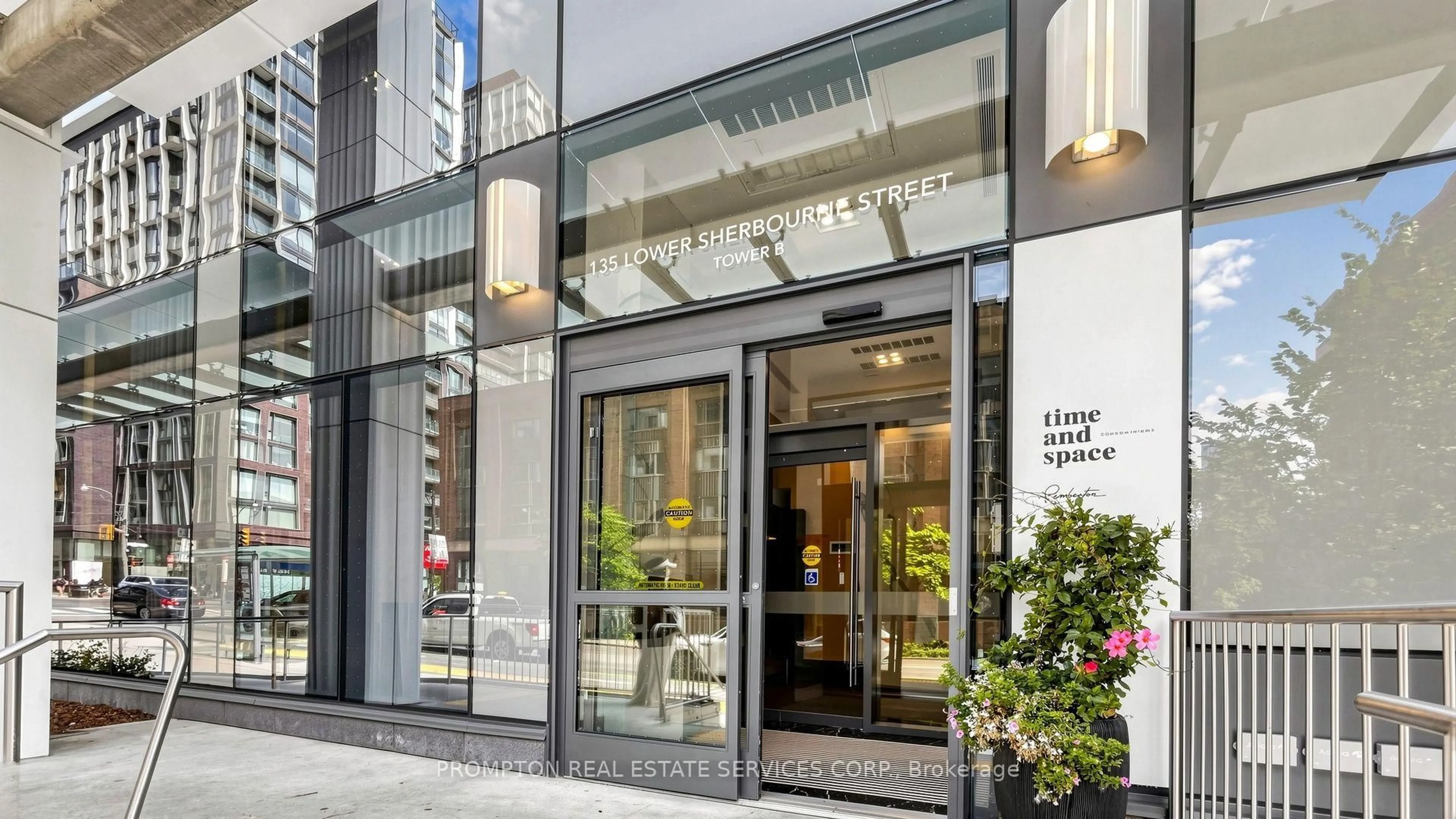 Indoor foyer for 135 Lower Sherbourne St #775, Toronto Ontario M5A 1Y4
