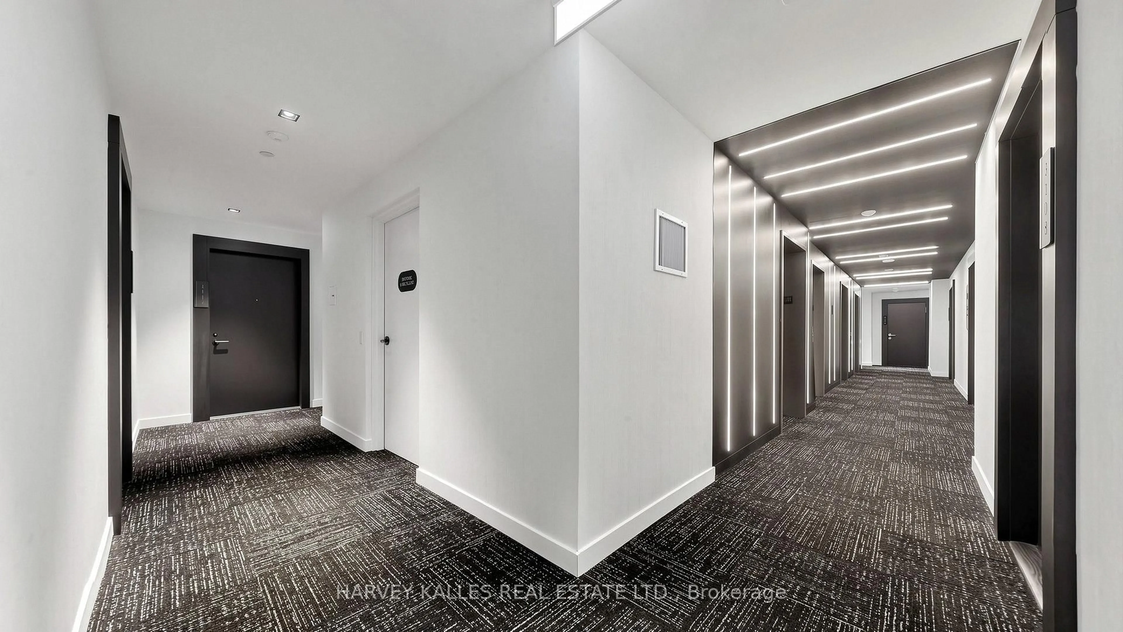 Indoor foyer for 127 Broadway Ave #3113, Toronto Ontario M4P 1V4