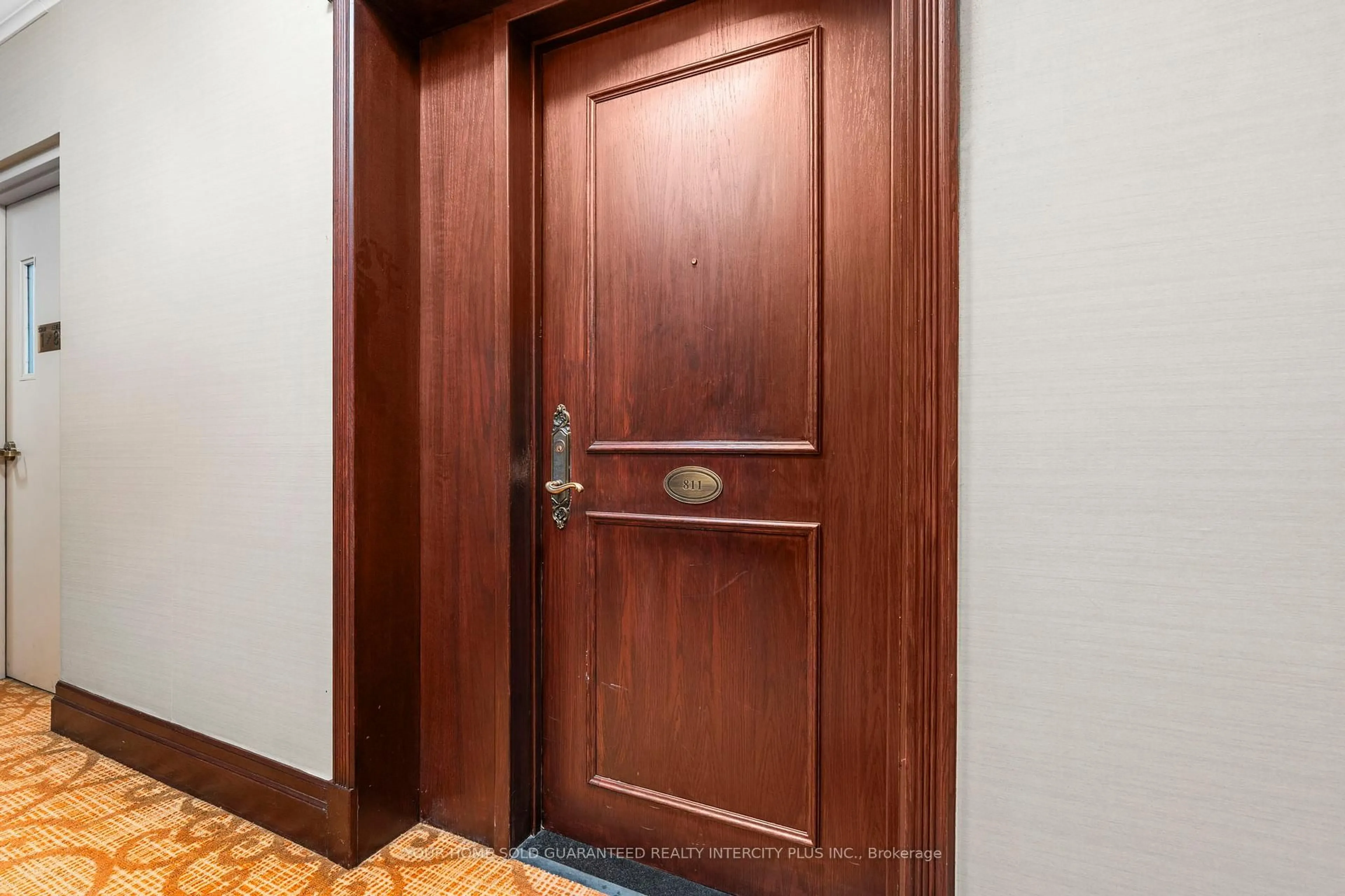 Indoor entryway for 1 Clairtrell Rd #811, Toronto Ontario M2N 7H6