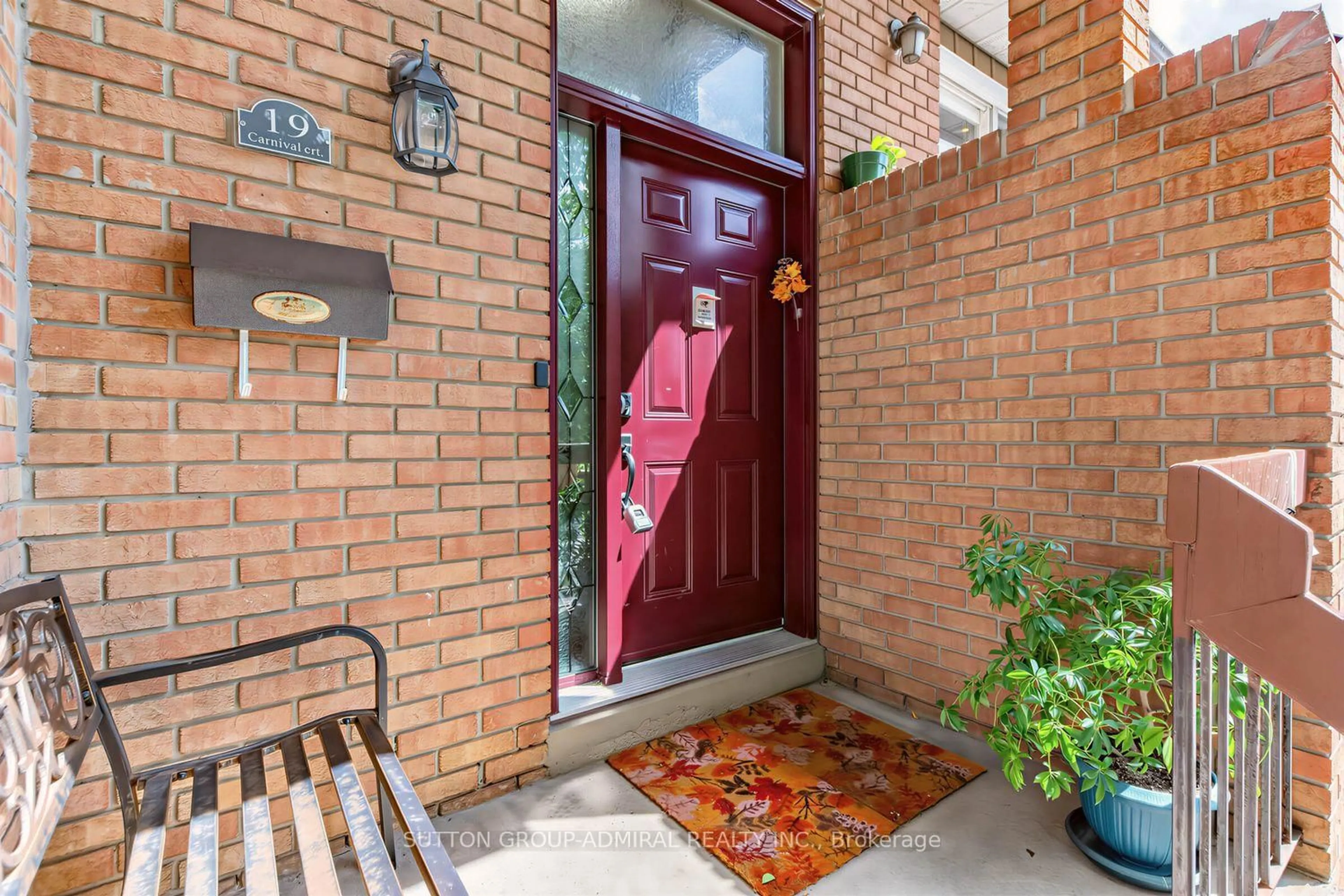 Indoor entryway for 19 Carnival Crt, Toronto Ontario M2R 3T7