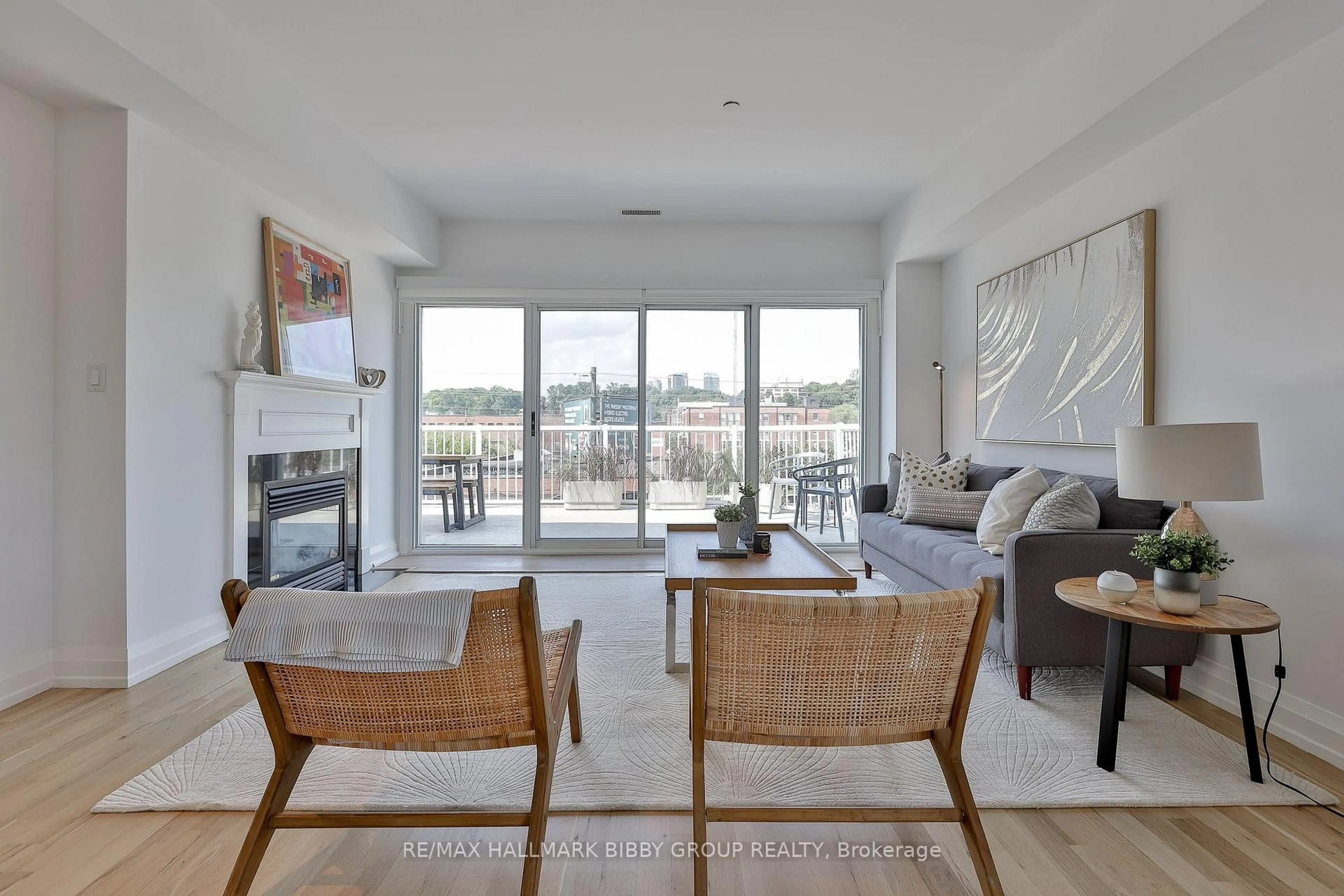Living room with furniture, unknown for 473 Dupont St #7, Toronto Ontario M6G 1Y6