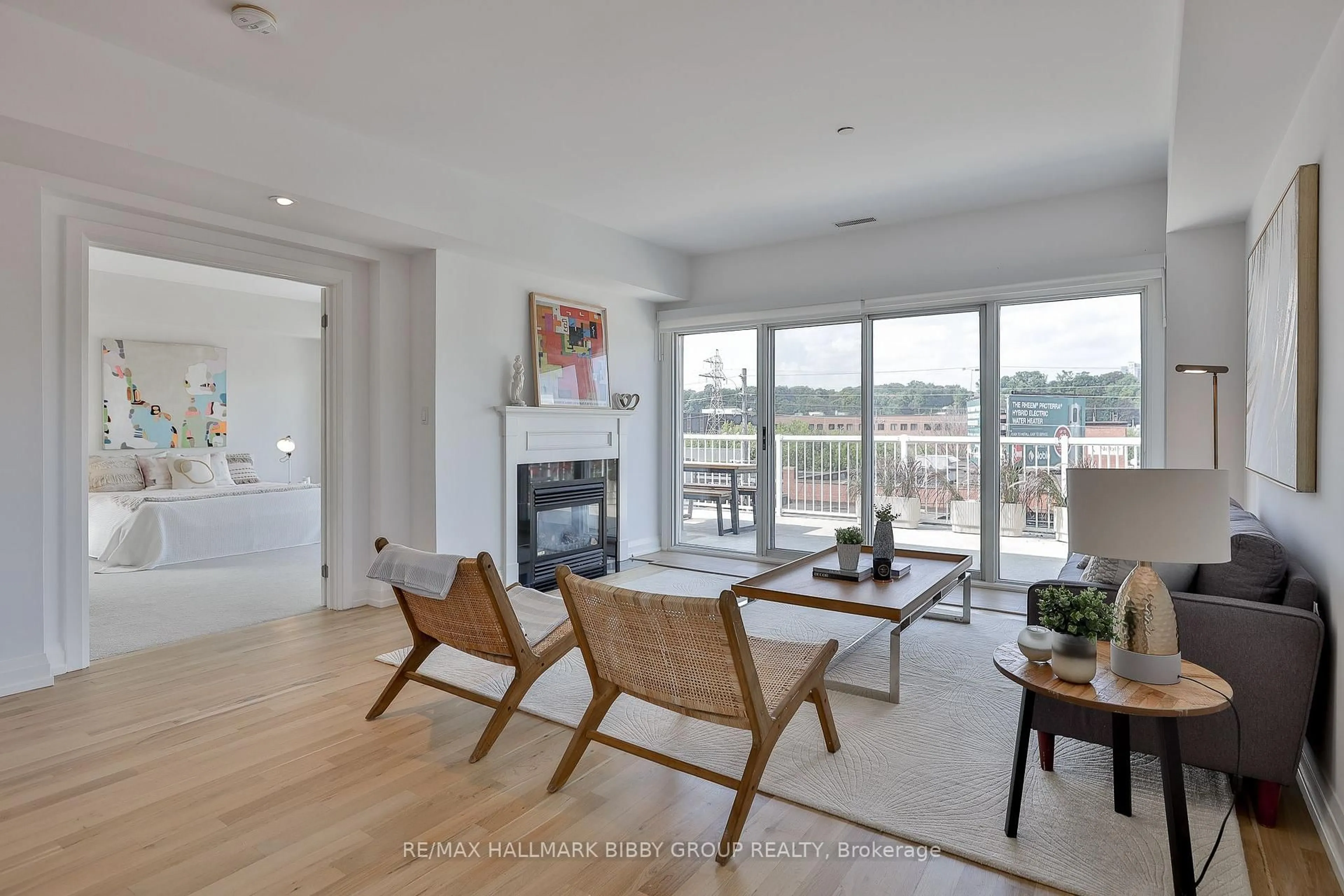 Living room with furniture, unknown for 473 Dupont St #7, Toronto Ontario M6G 1Y6