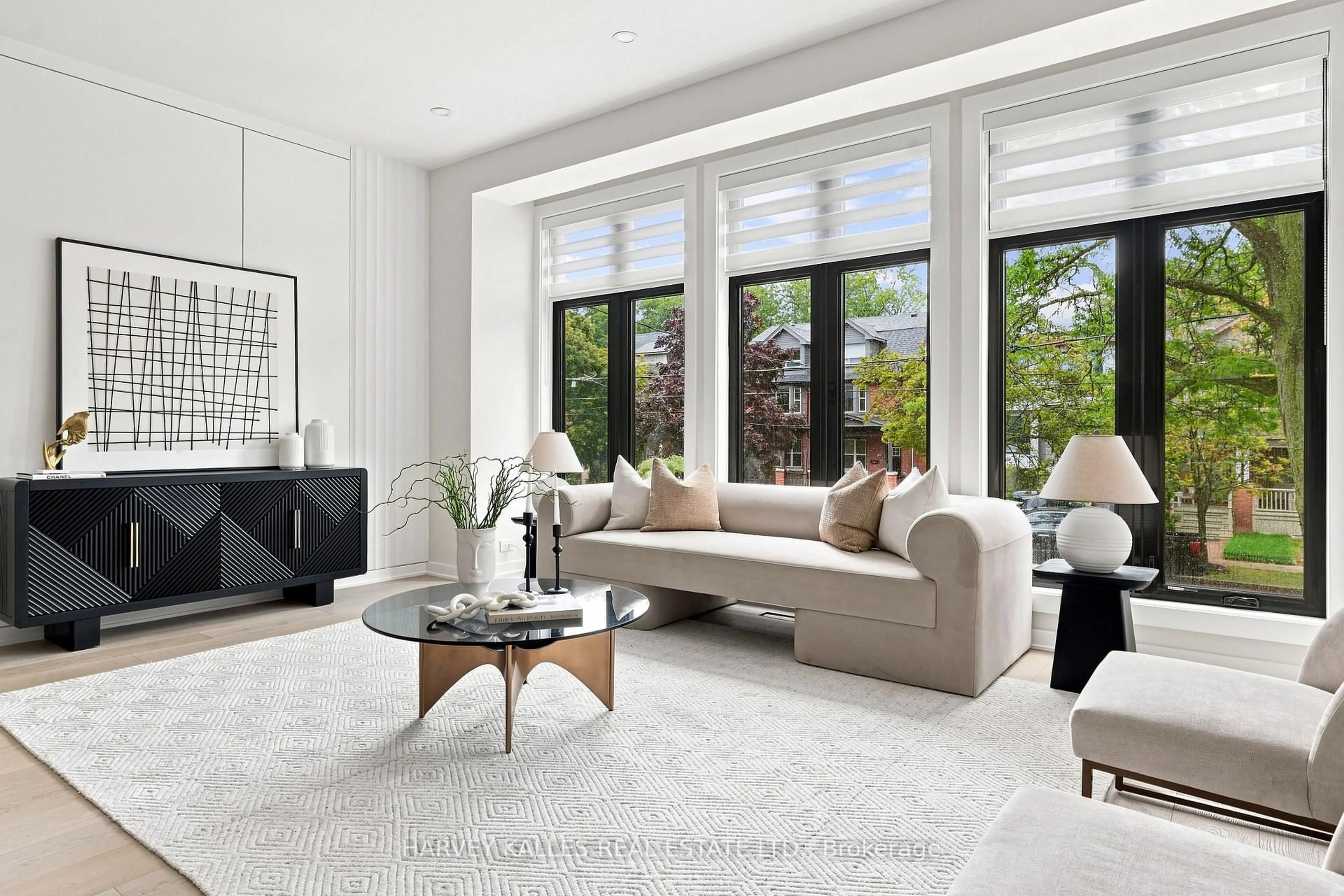 Living room with furniture, unknown for 176 Briar Hill Ave, Toronto Ontario M4R 1H9