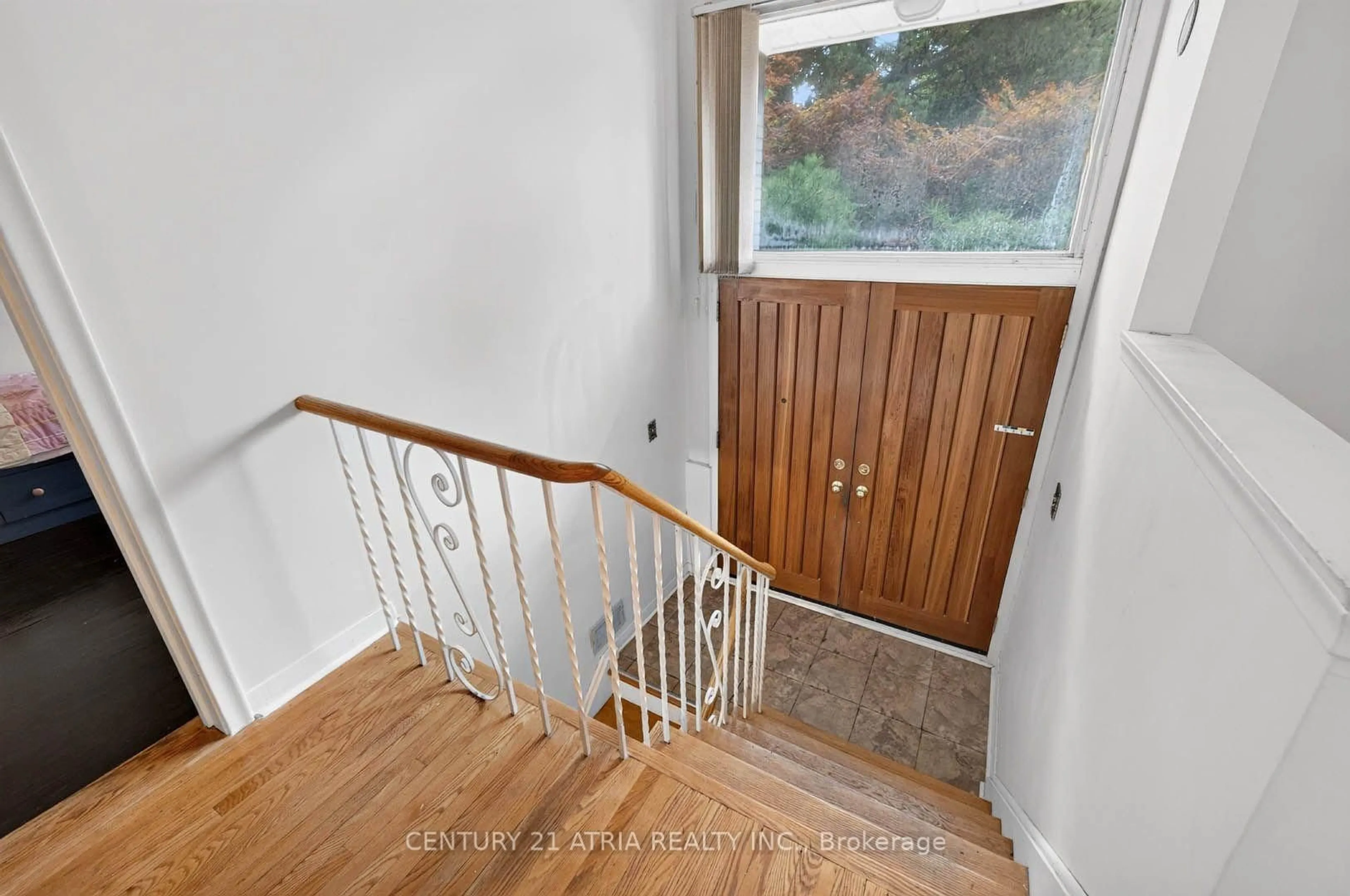 Stairs for 69 Olsen Dr, Toronto Ontario M3A 3J4