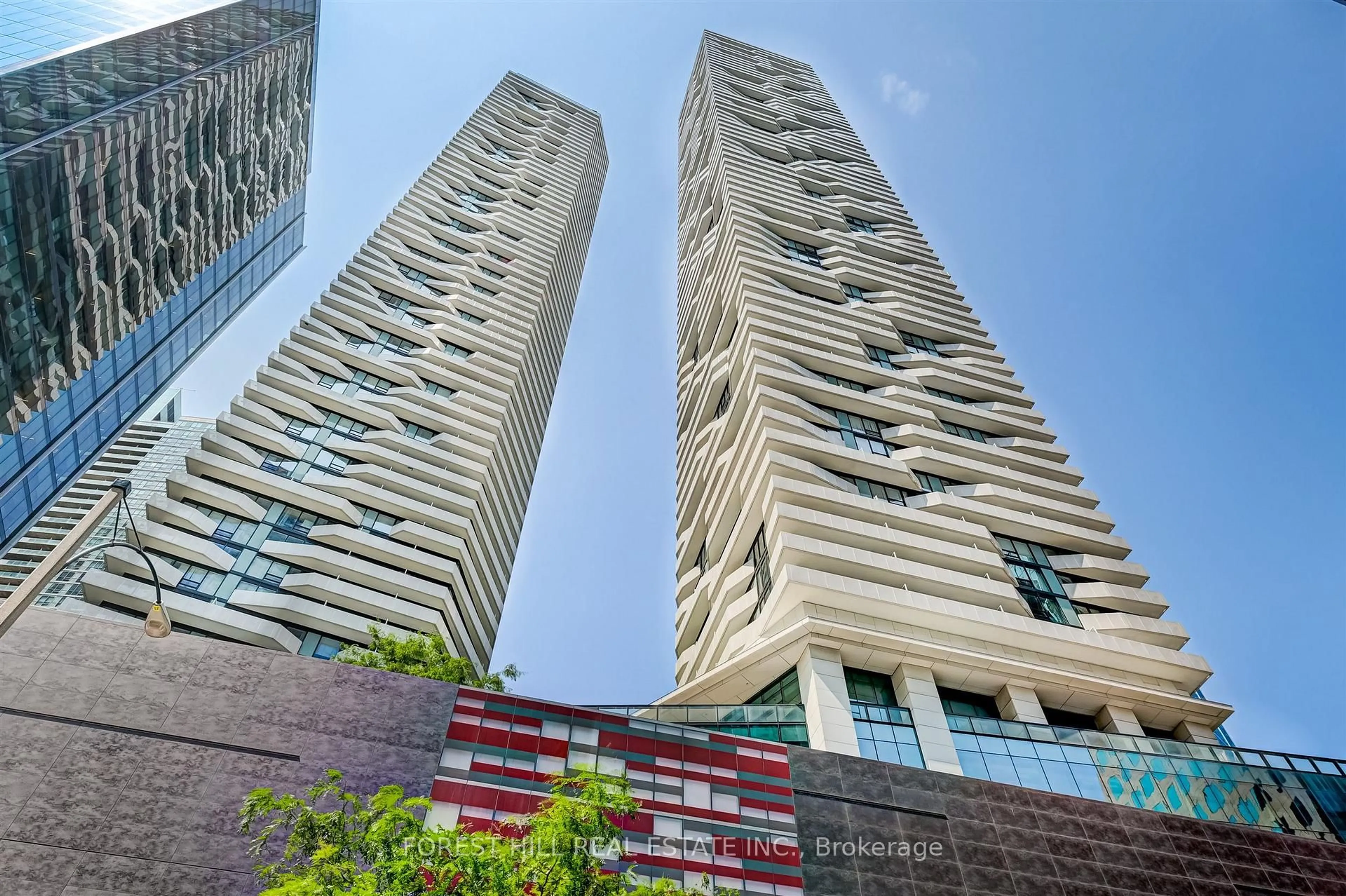 Indoor foyer for 100 Harbour St #5410, Toronto Ontario M5J 0B5