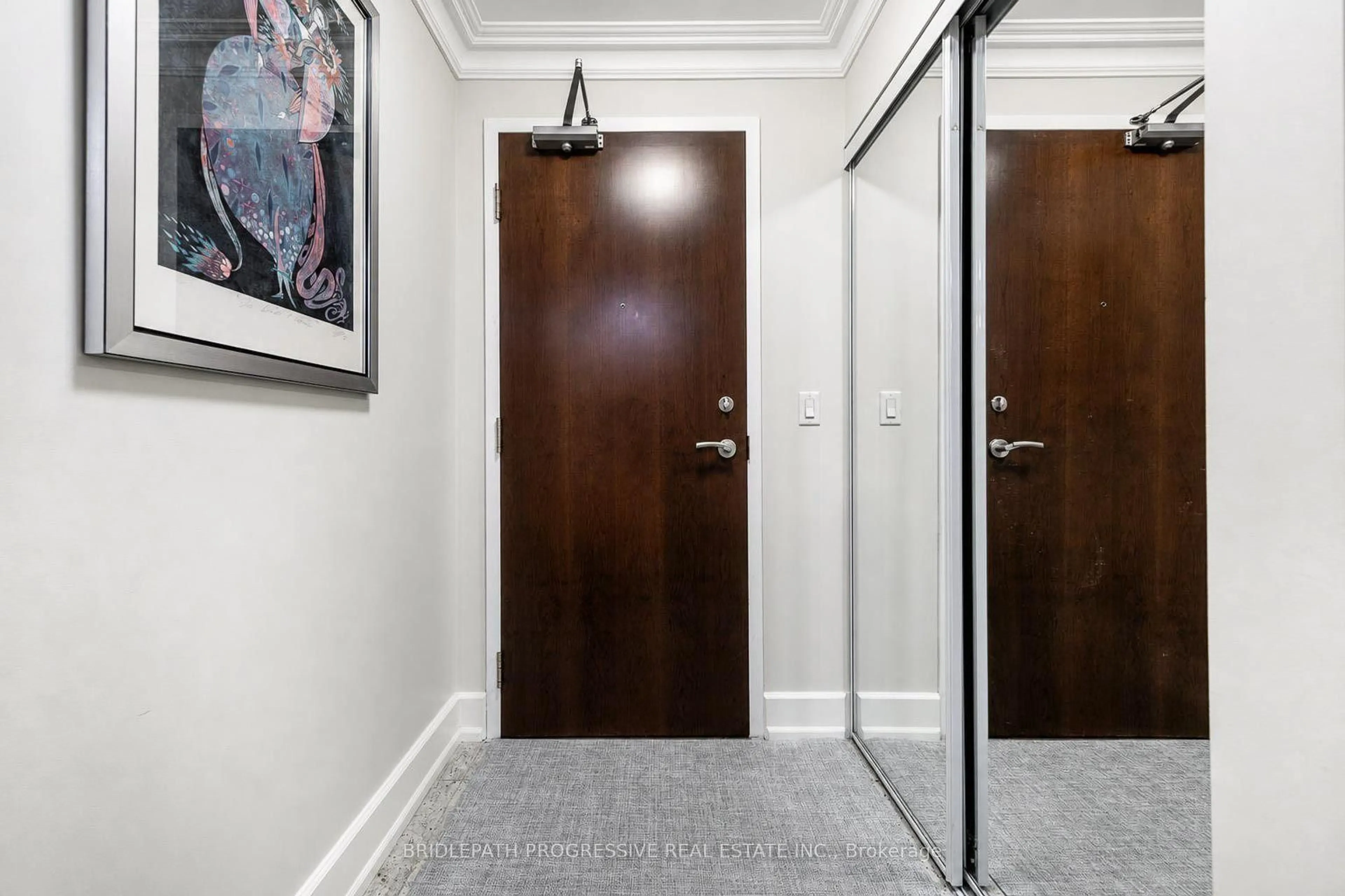 Indoor foyer for 650 Sheppard Ave #307, Toronto Ontario M2K 3E4