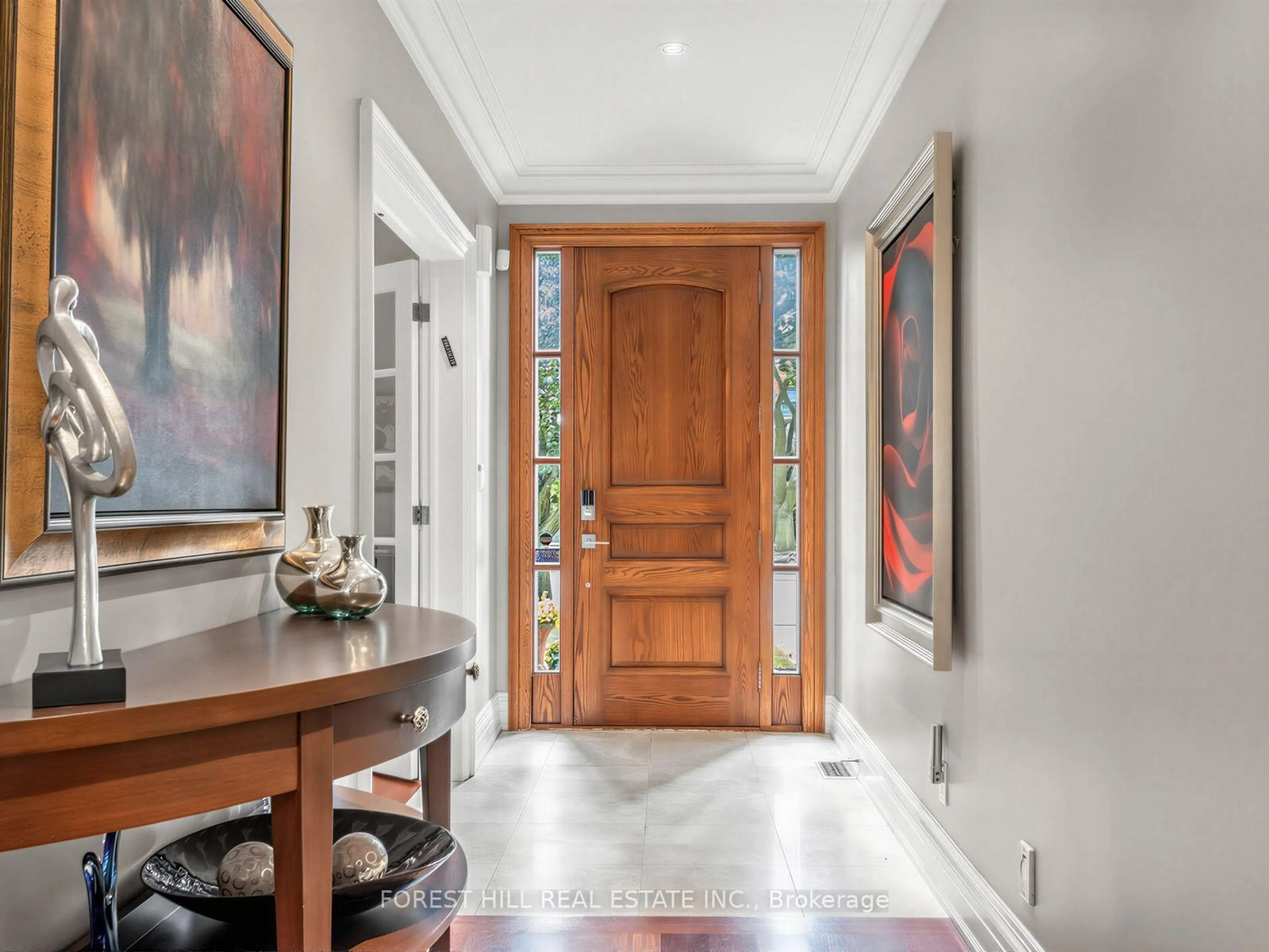 Indoor entryway for 101 King High Ave, Toronto Ontario M3H 3B3