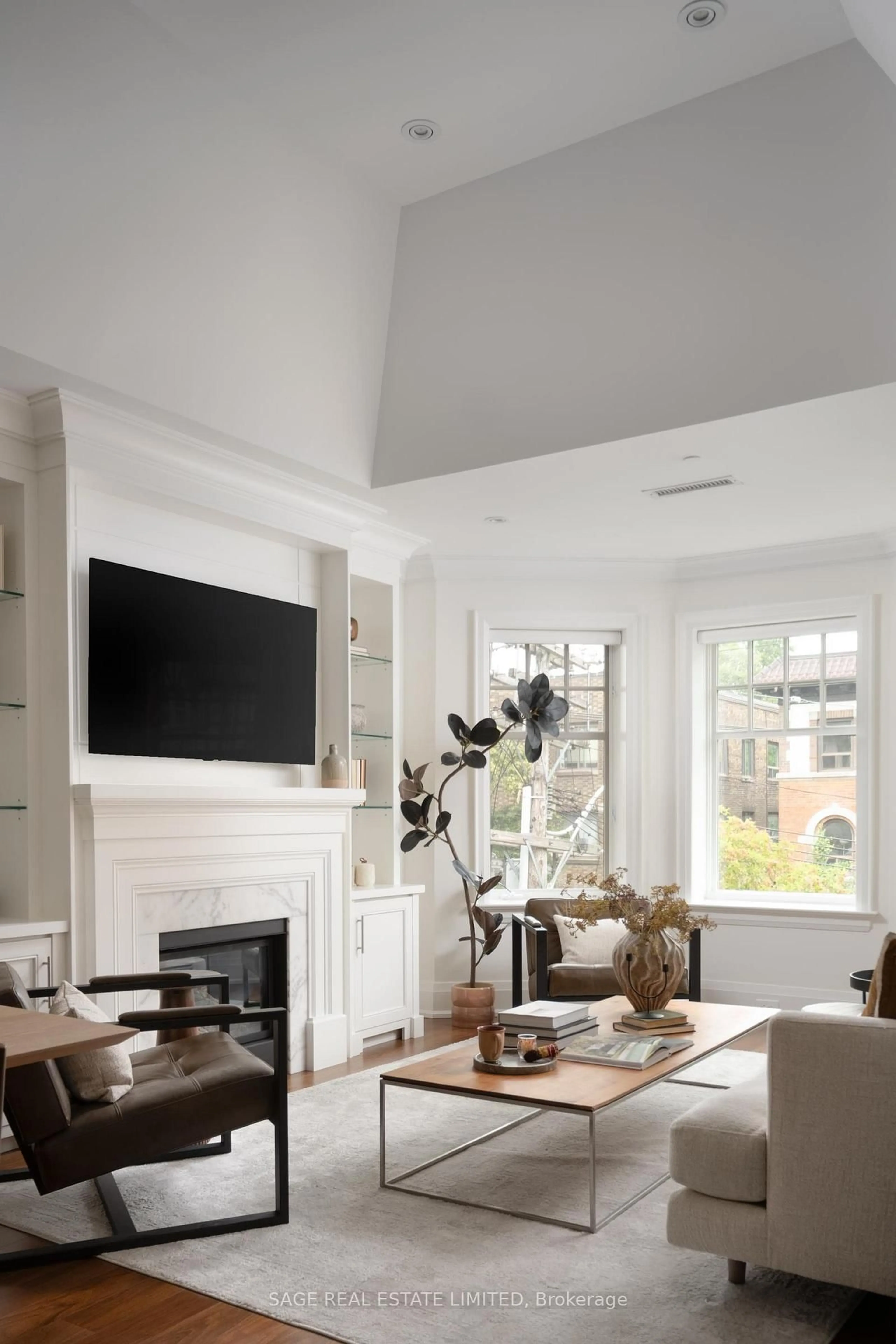 Living room with furniture, unknown for 319 Lonsdale Rd #3D, Toronto Ontario M4V 1X3
