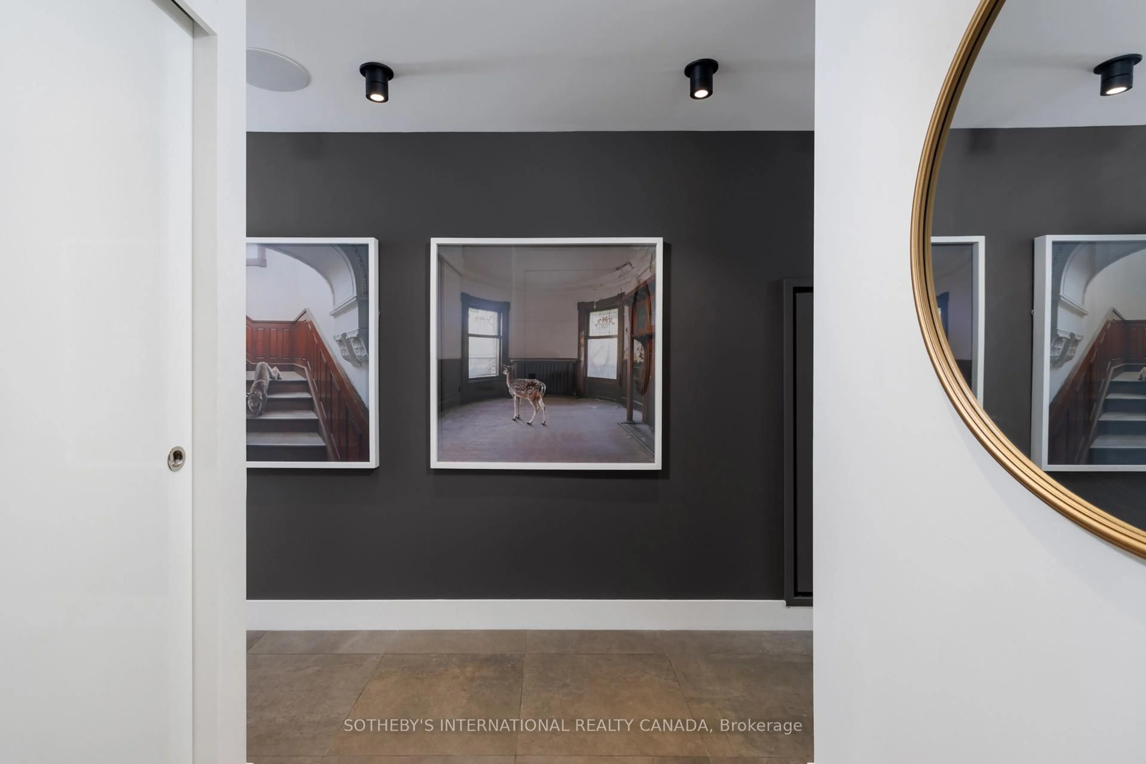 Indoor foyer for 39 Sherbourne St #1606, Toronto Ontario M5A 0L8