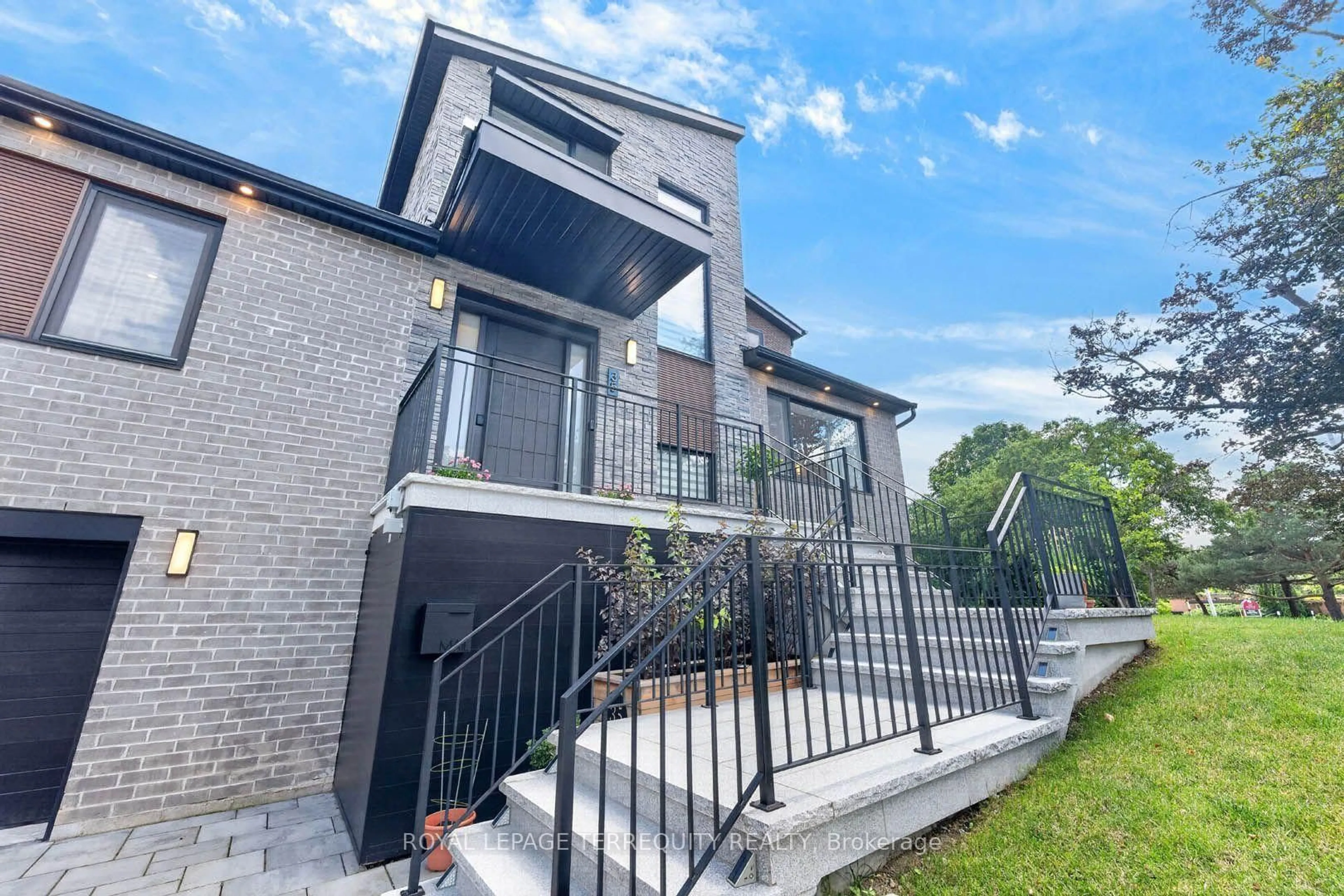 Home with brick exterior material, unknown for 35 Tottenham Rd, Toronto Ontario M3C 2J5