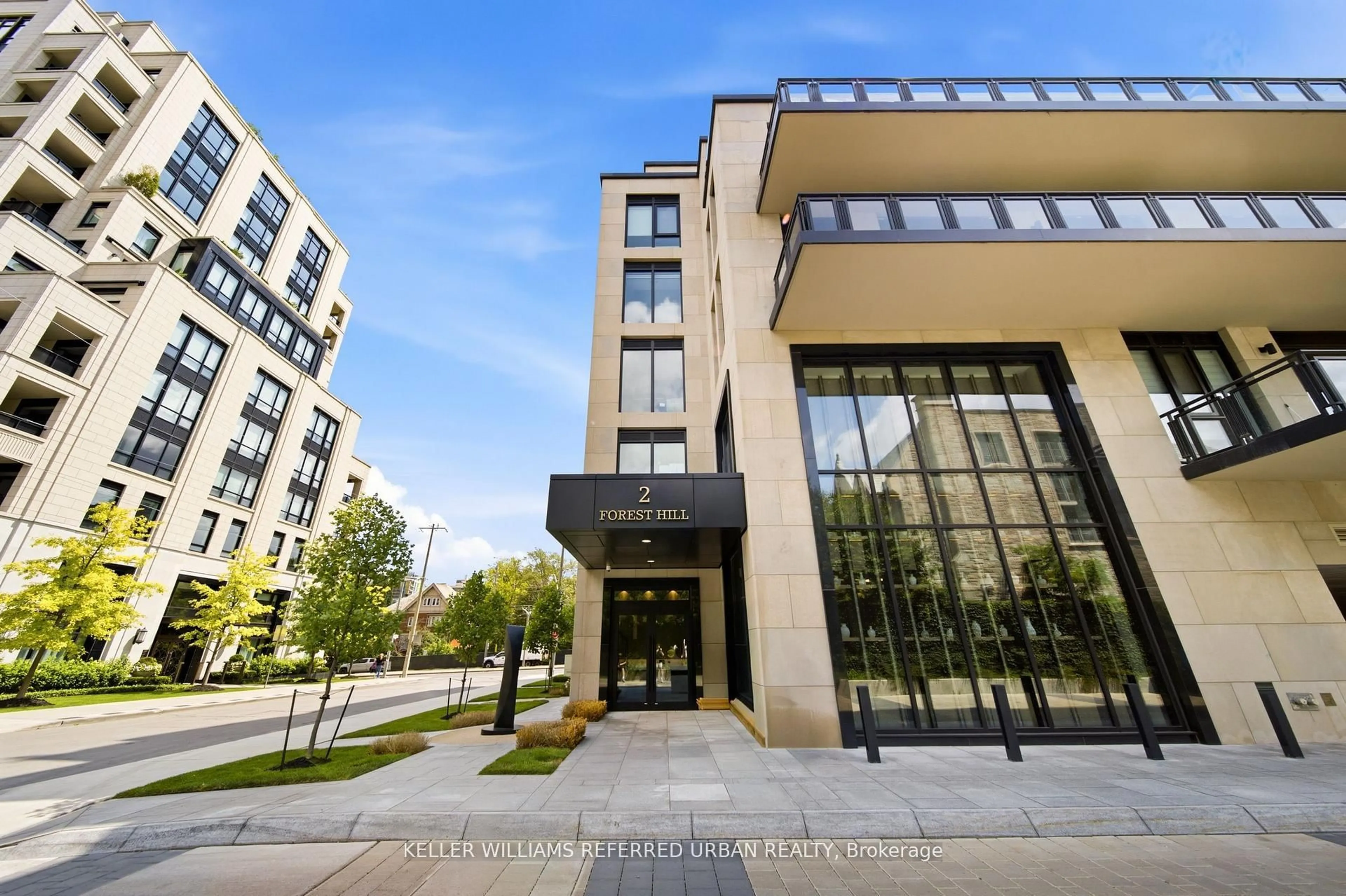 Indoor foyer for 2 Forest Hill Rd #313, Toronto Ontario M5V 0N9