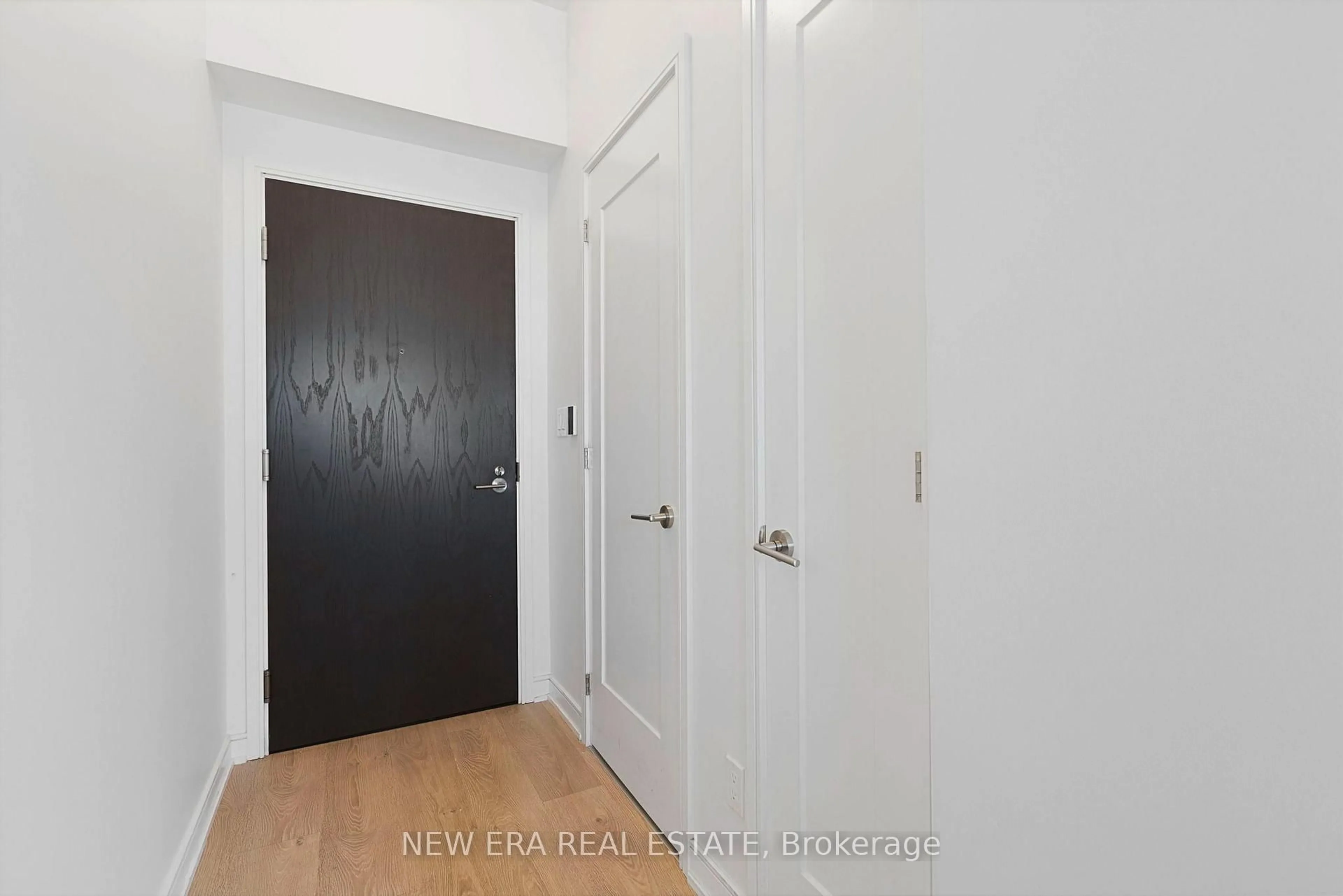 Indoor entryway for 88 Scott St #2106, Toronto Ontario M5E 0A9