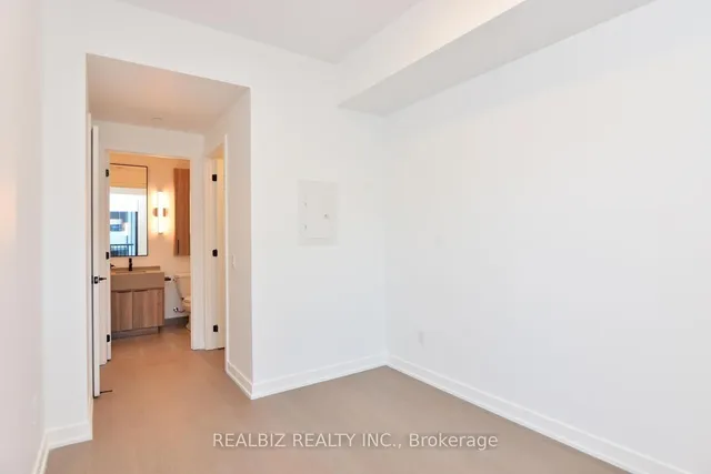 91 Montclair Ave #823, Toronto 3