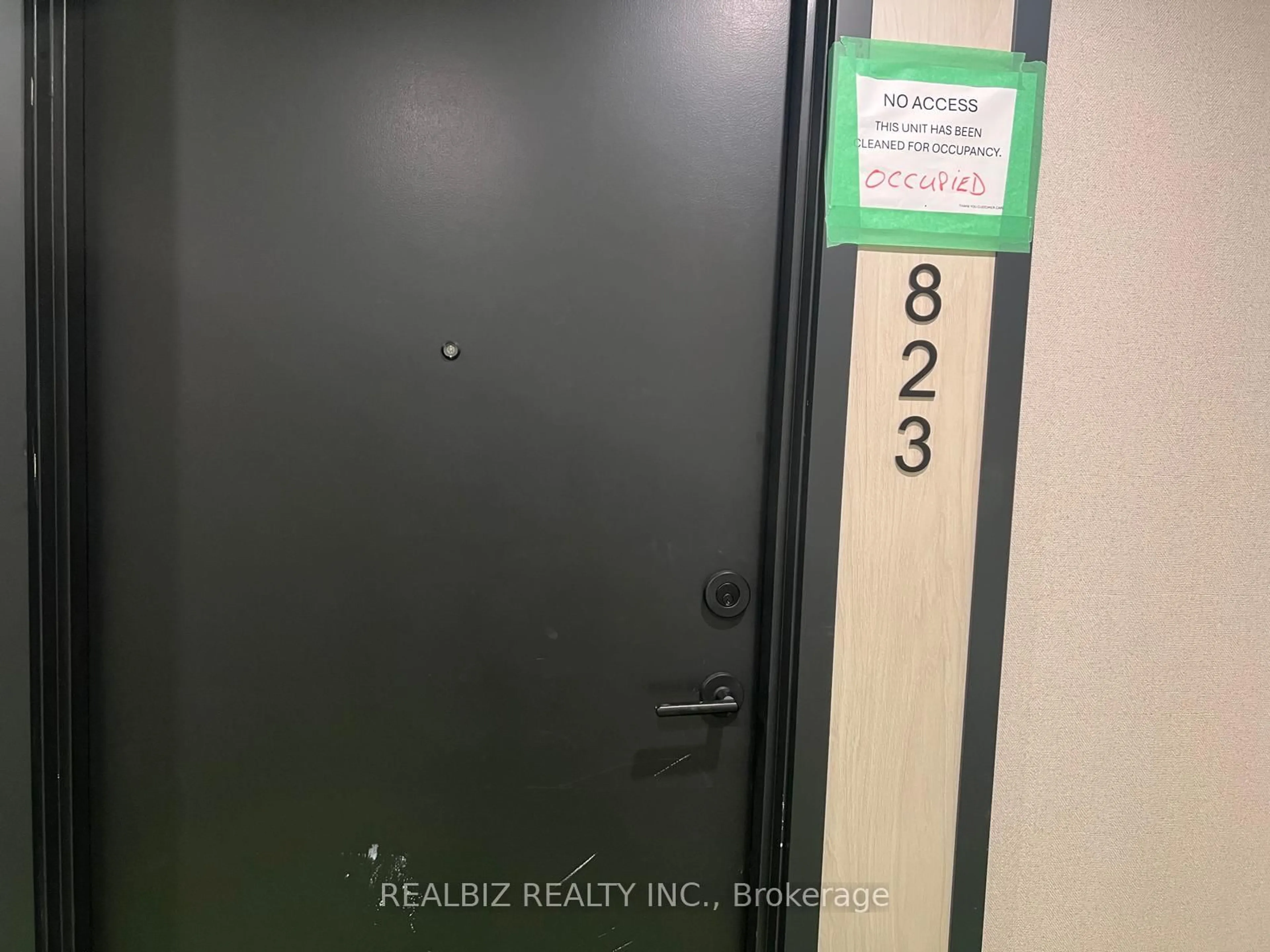 Blurry image for 91 Montclair Ave #823, Toronto Ontario M5P 0B1