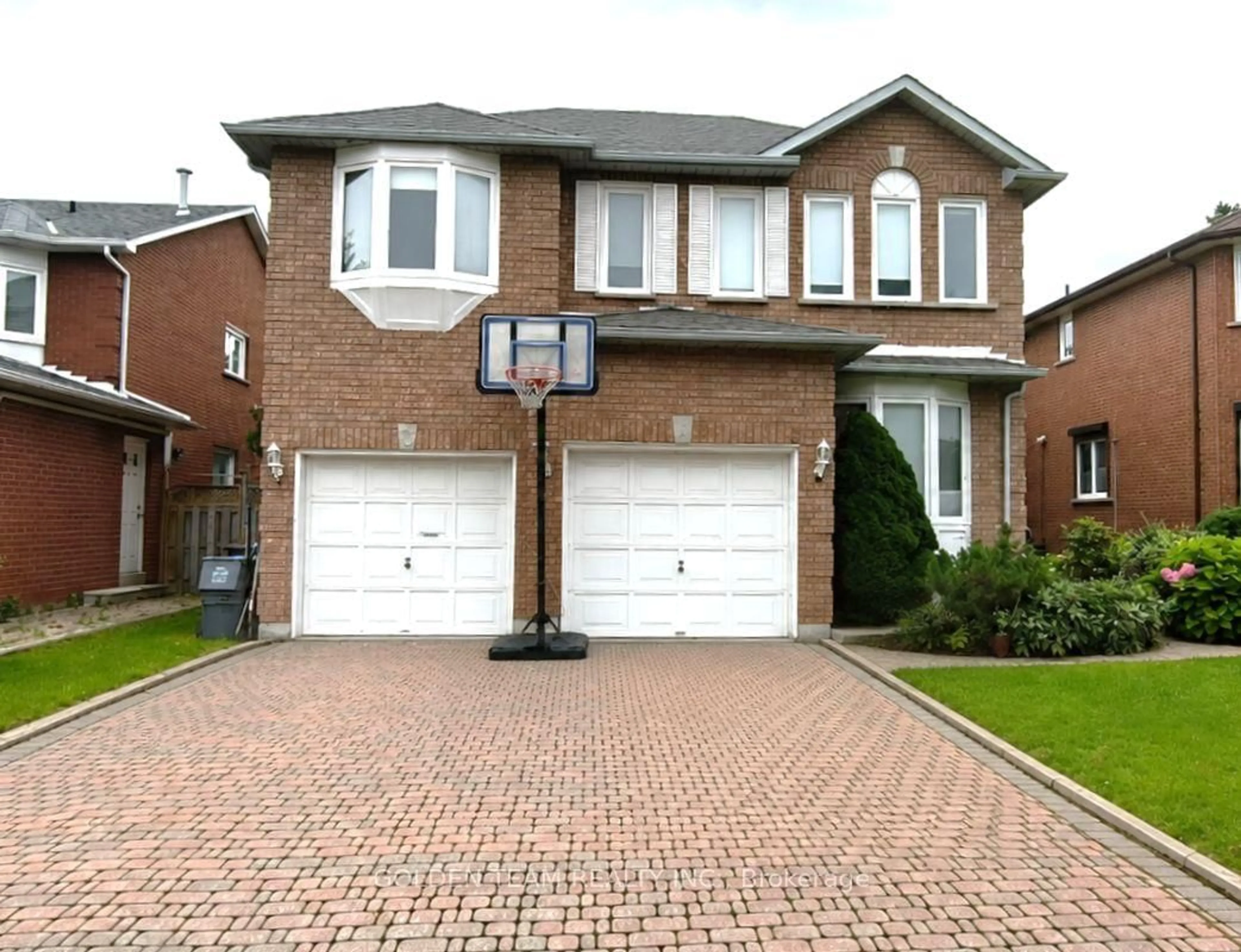 Home with brick exterior material, street for 5 Jardin Hill Crt, Toronto Ontario M2H 3R8