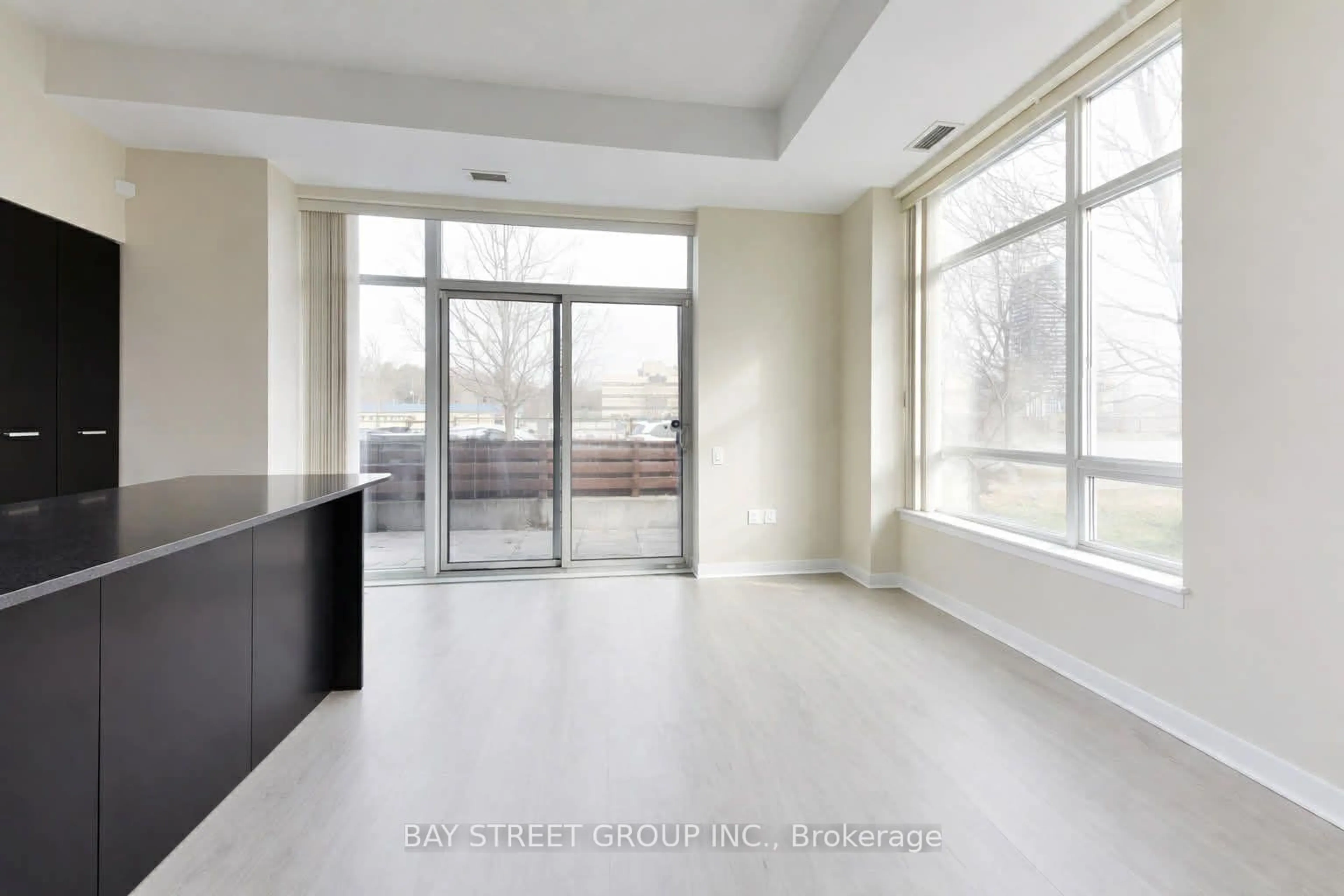 Unknown for 25 Singer Crt #TH07, Toronto Ontario M2K 0B3