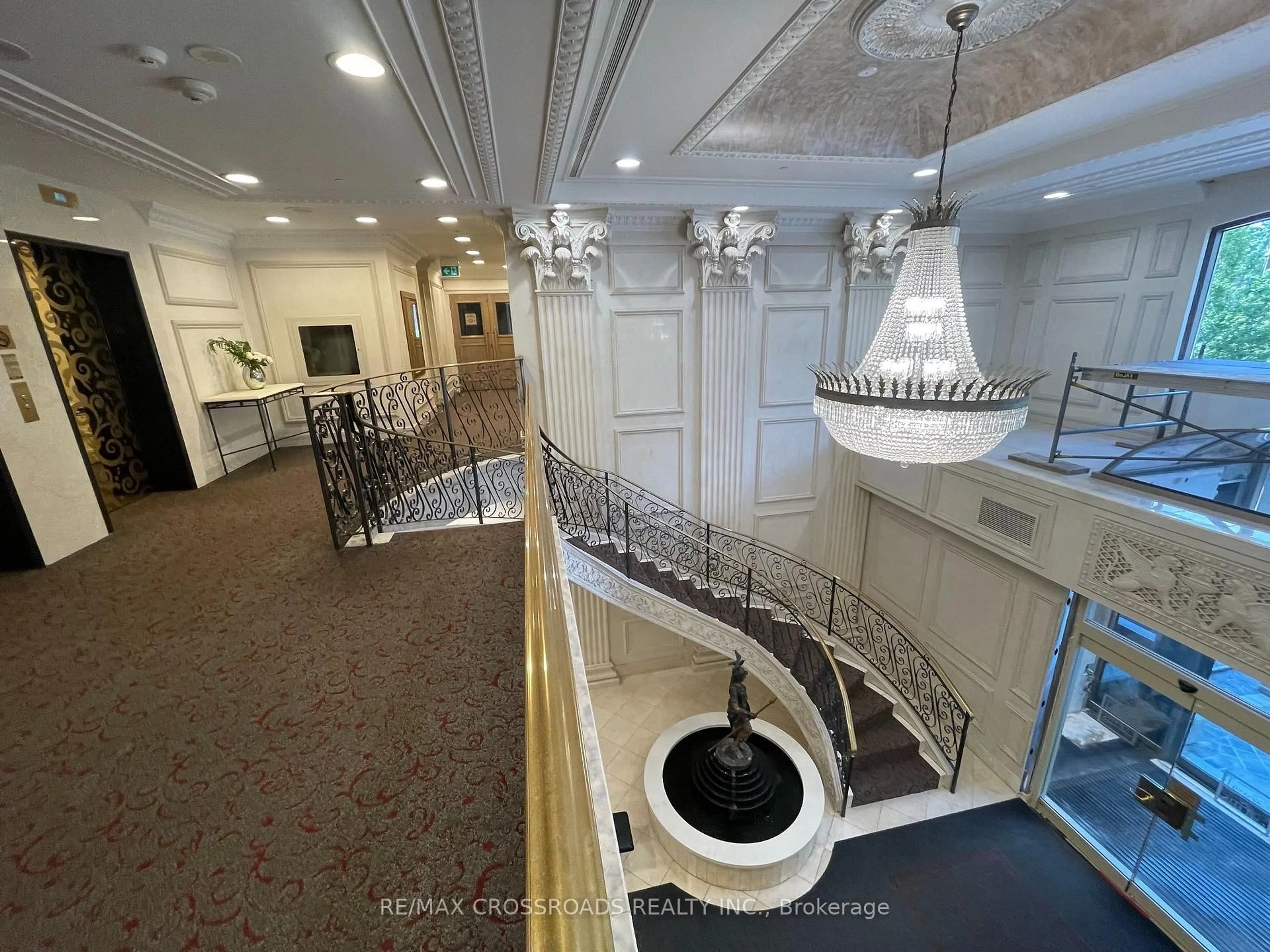 Indoor foyer for 5418 Yonge St #507, Toronto Ontario M2N 6X4
