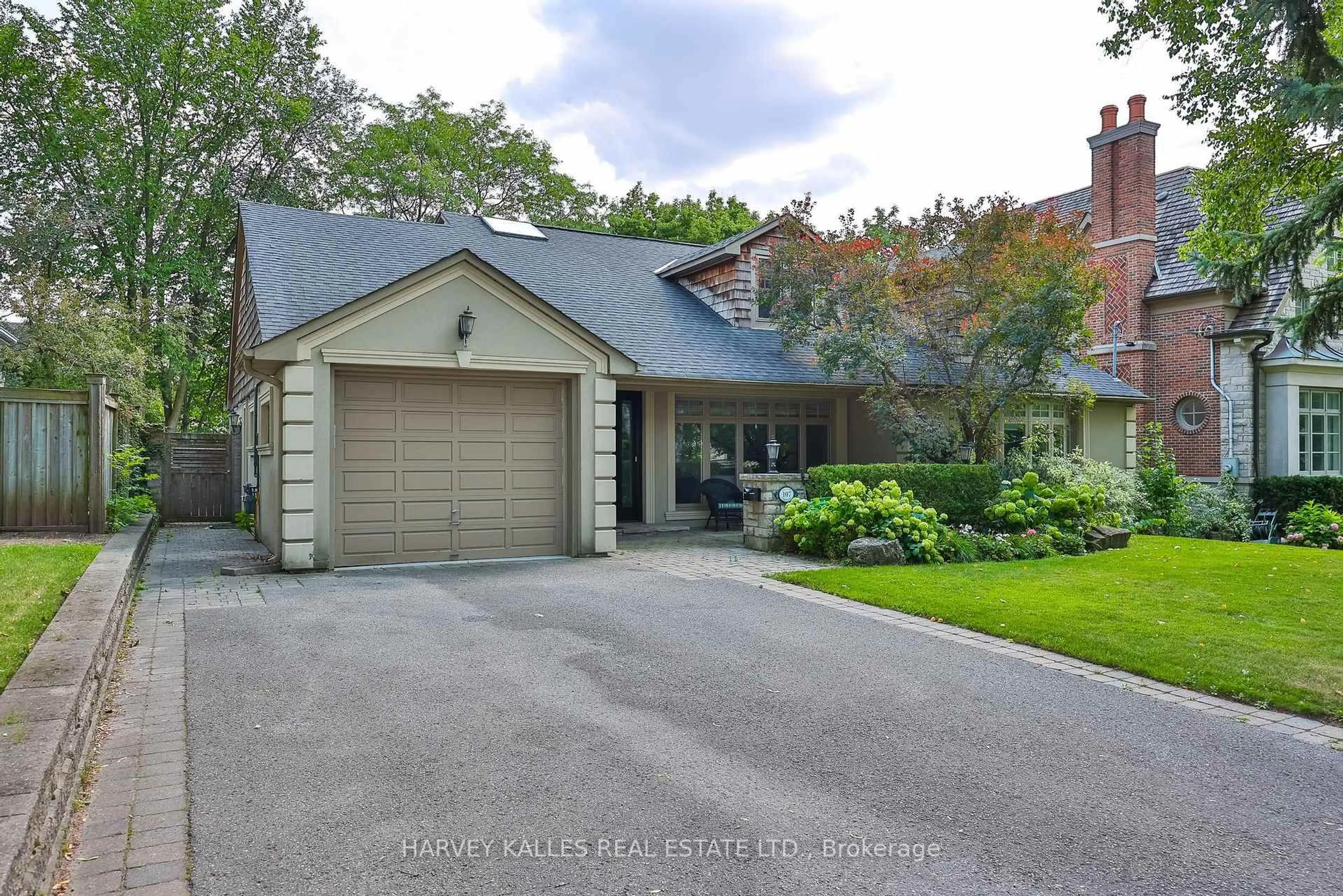 Home with brick exterior material, street for 107 Stratford Cres, Toronto Ontario M4N 1C7