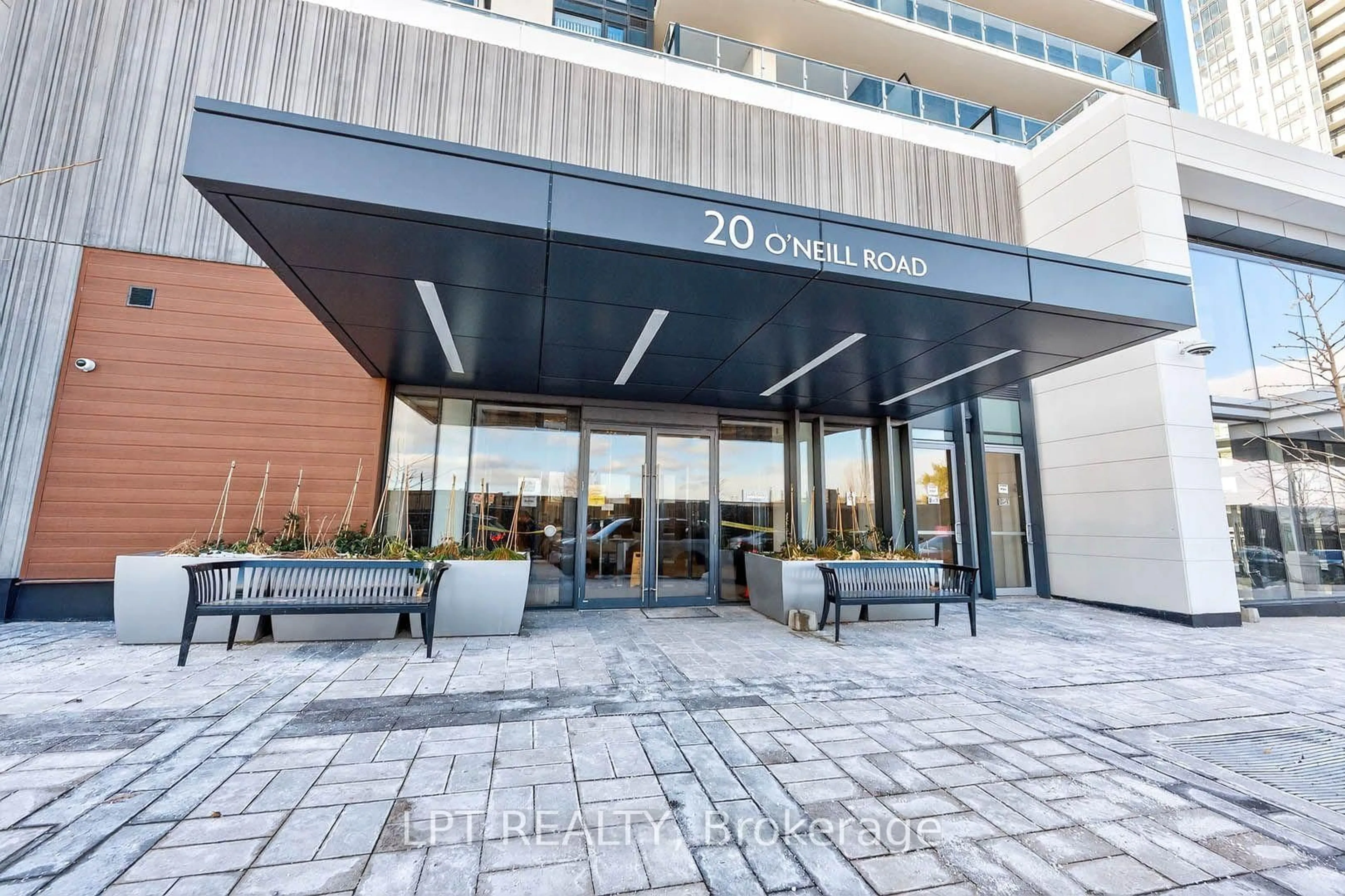 Indoor foyer for 20 O'Neill Rd #536, Toronto Ontario M3C 0R2