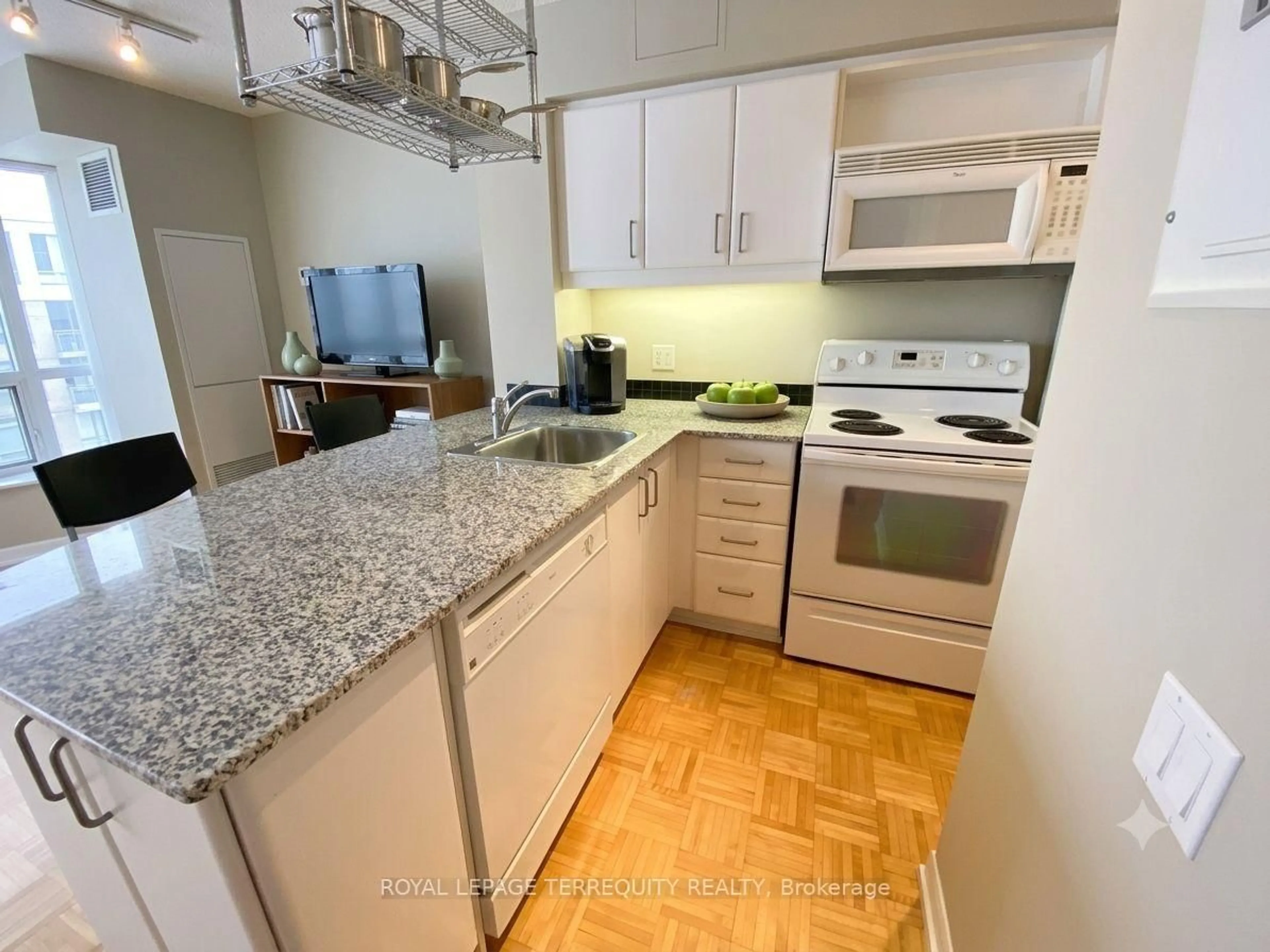 Standard kitchen, unknown for 33 Sheppard Ave #1009, Toronto Ontario M2N 7K1