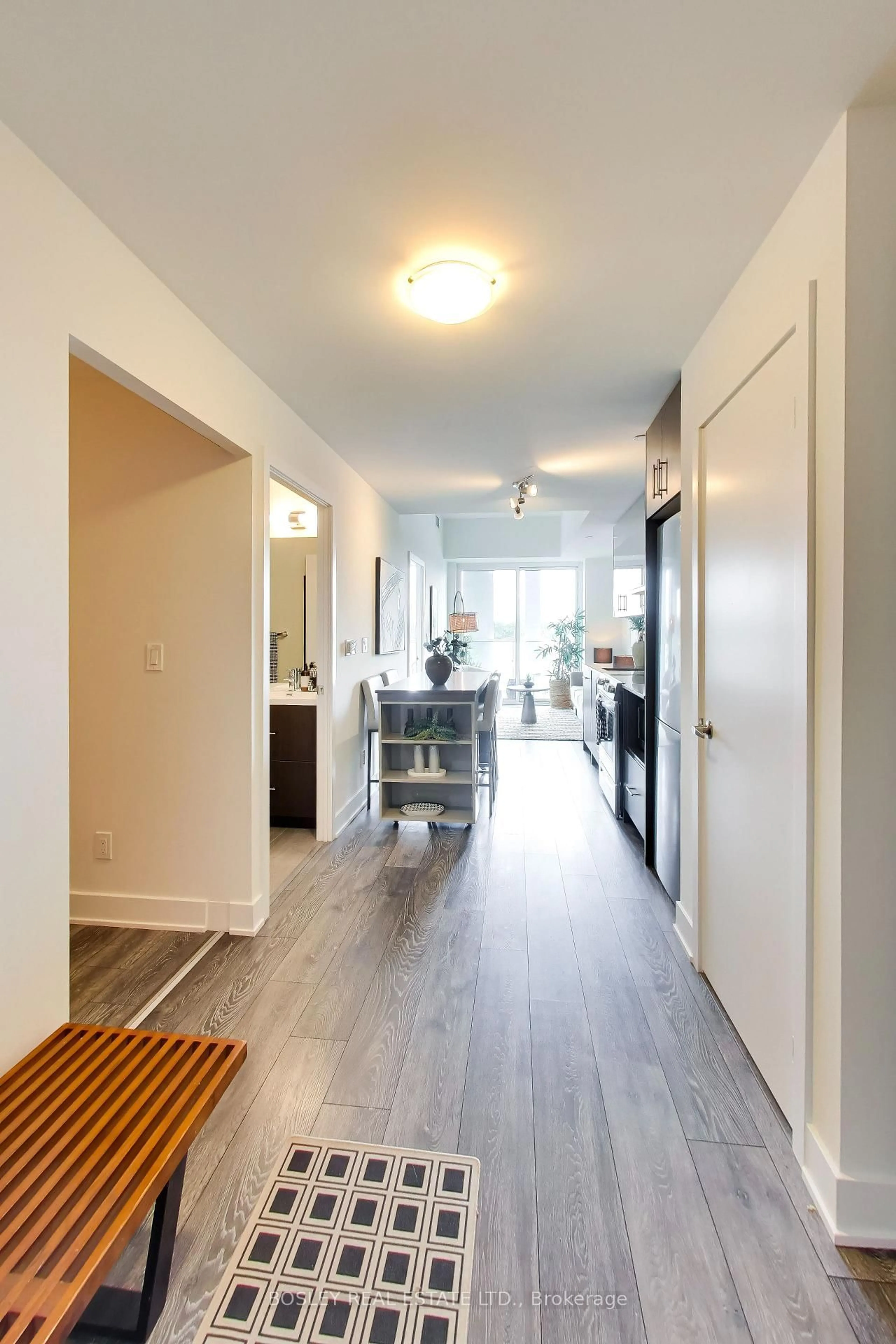 Indoor entryway for 188 Fairview Mall Dr #520, Toronto Ontario M2J 4T1