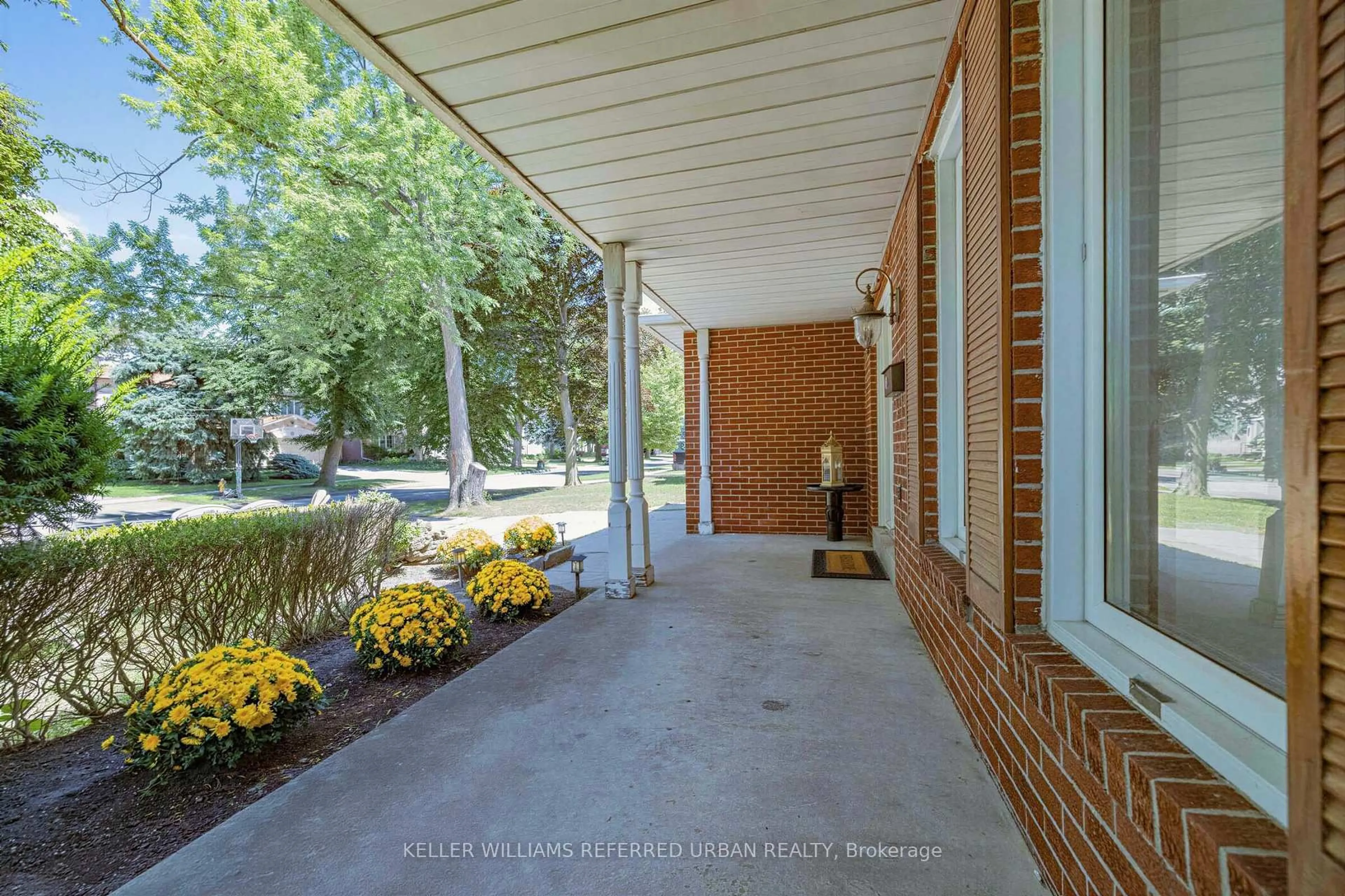 Unknown for 7 Chipstead Rd, Toronto Ontario M3B 3E5